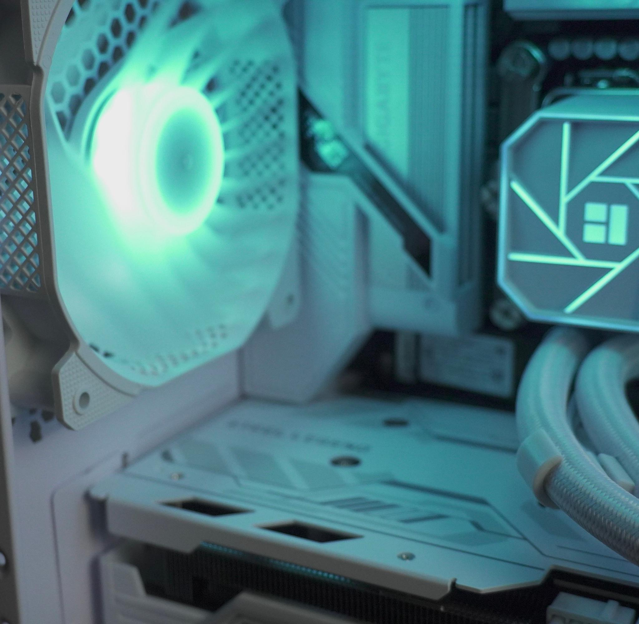 Whiteout Gaming PC | Arc B580 12GB, Core i5-14400F, 32GB DDR4-3200, 512GB NVMe