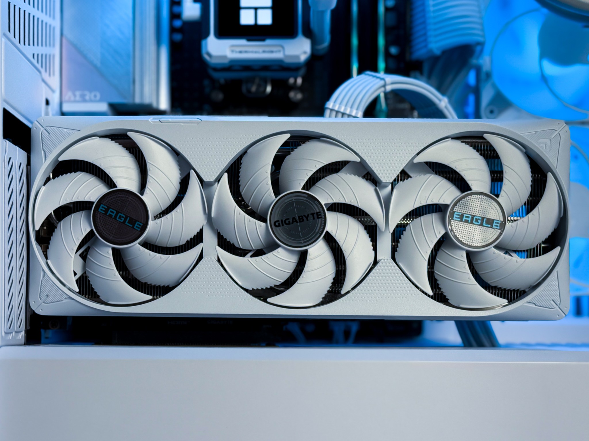 Cryos | 4K High-End Gaming PC | Ryzen 7 7800X3D | RTX 5070 Ti | 32GB DDR5 | 2TB SSD