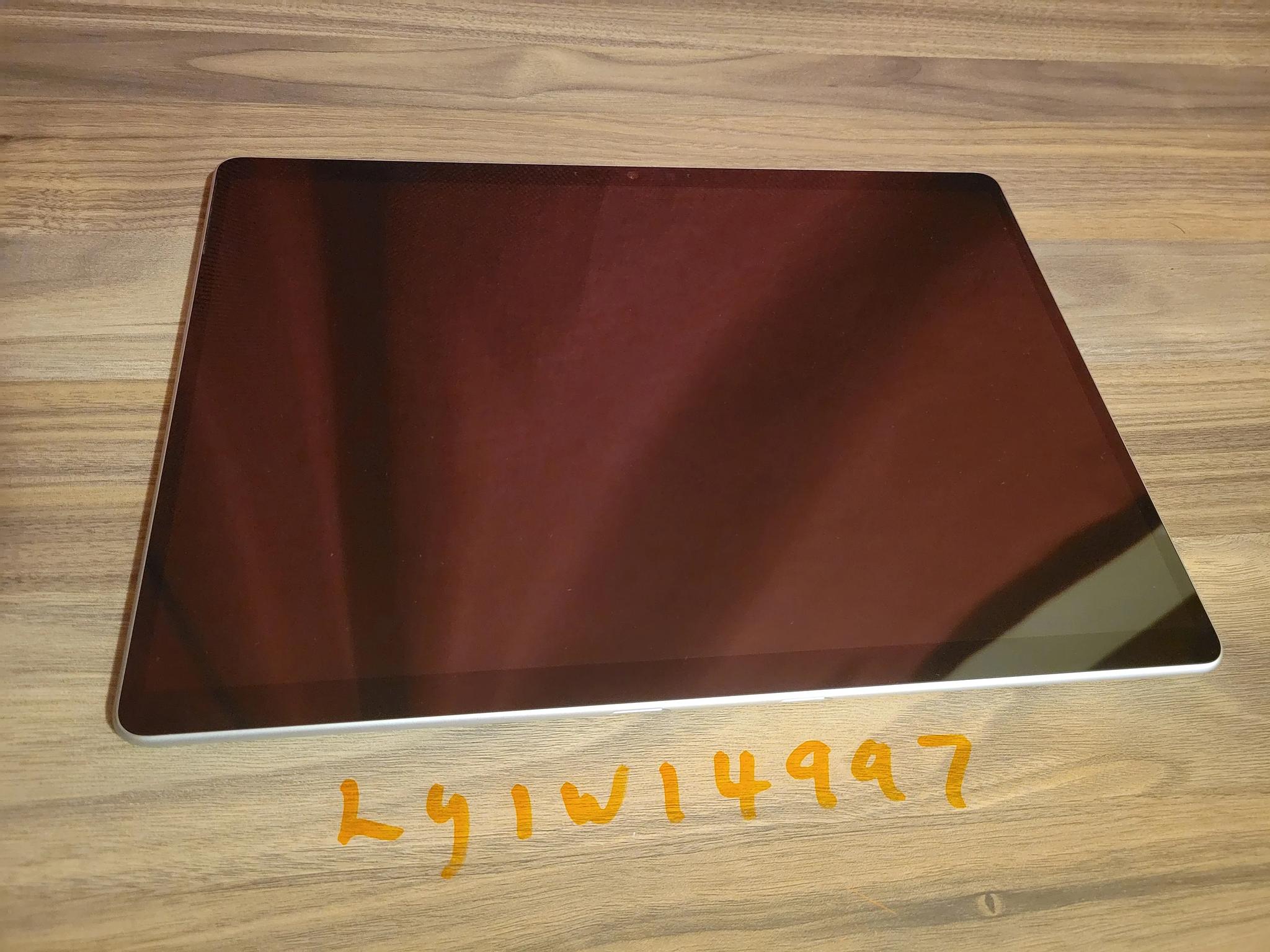 Microsoft Surface Pro 9 - 12th gen intel i5 - 128gb - 13" QHD Touch Screen
