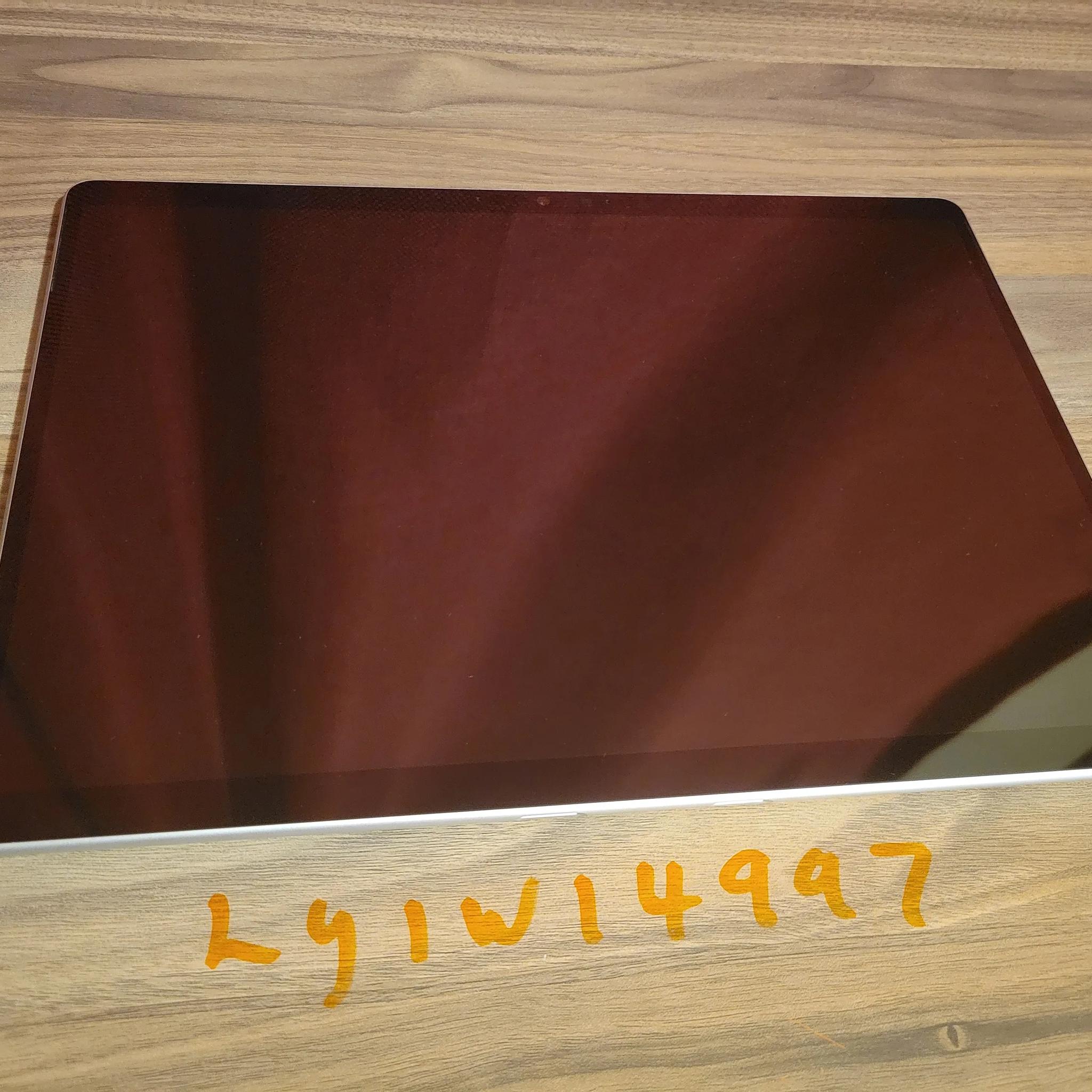 Microsoft Surface Pro 9 - 12th gen intel i5 - 128gb - 13" QHD Touch Screen
