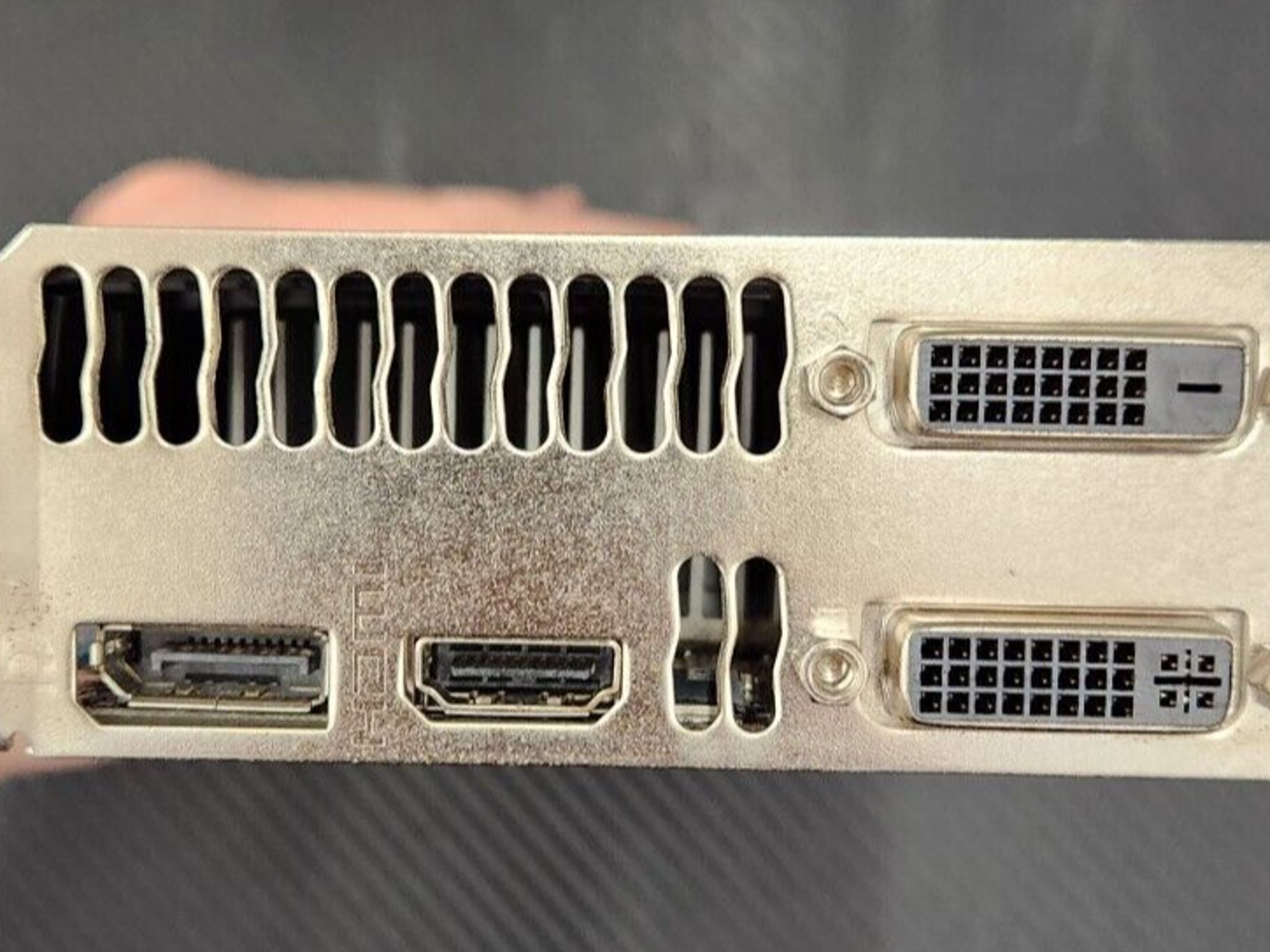 MSI GeForce GTX 670 2GB GDDR5 PCIe Graphics Card - DVI, DisplayPort, HDMI