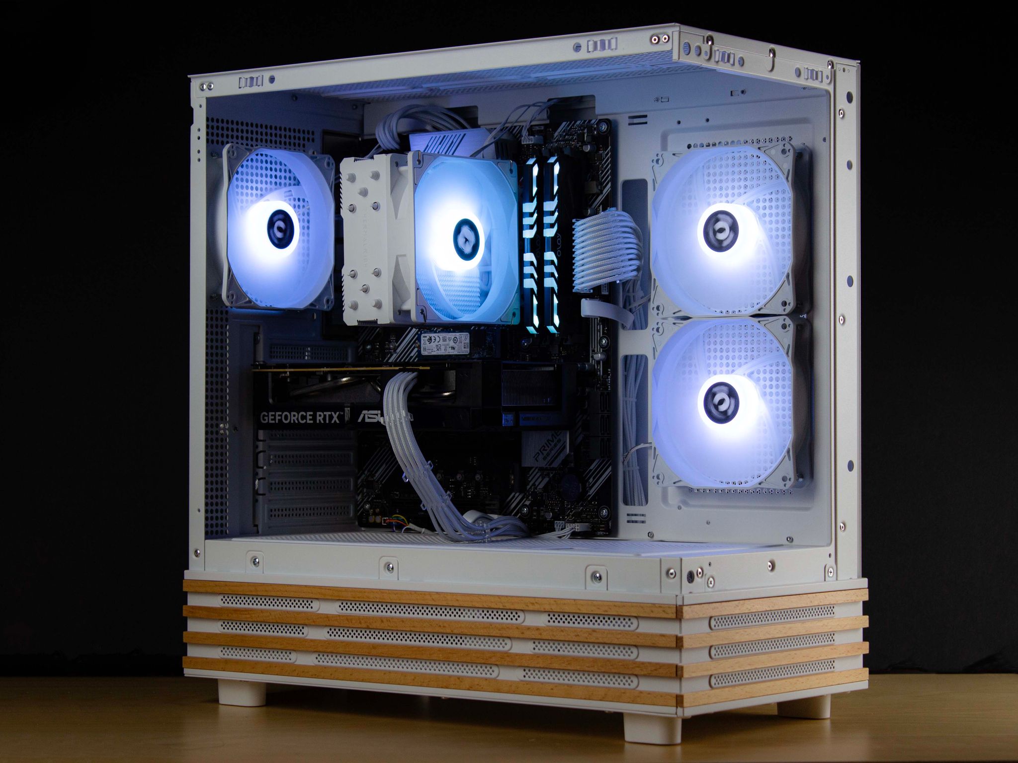 🧊❄️🧊 White Gaming PC – RTX 5060, Ryzen 5 5600, 16GB RAM, 1TB SSD - WiFi, BlueTooth 🧊❄️🧊