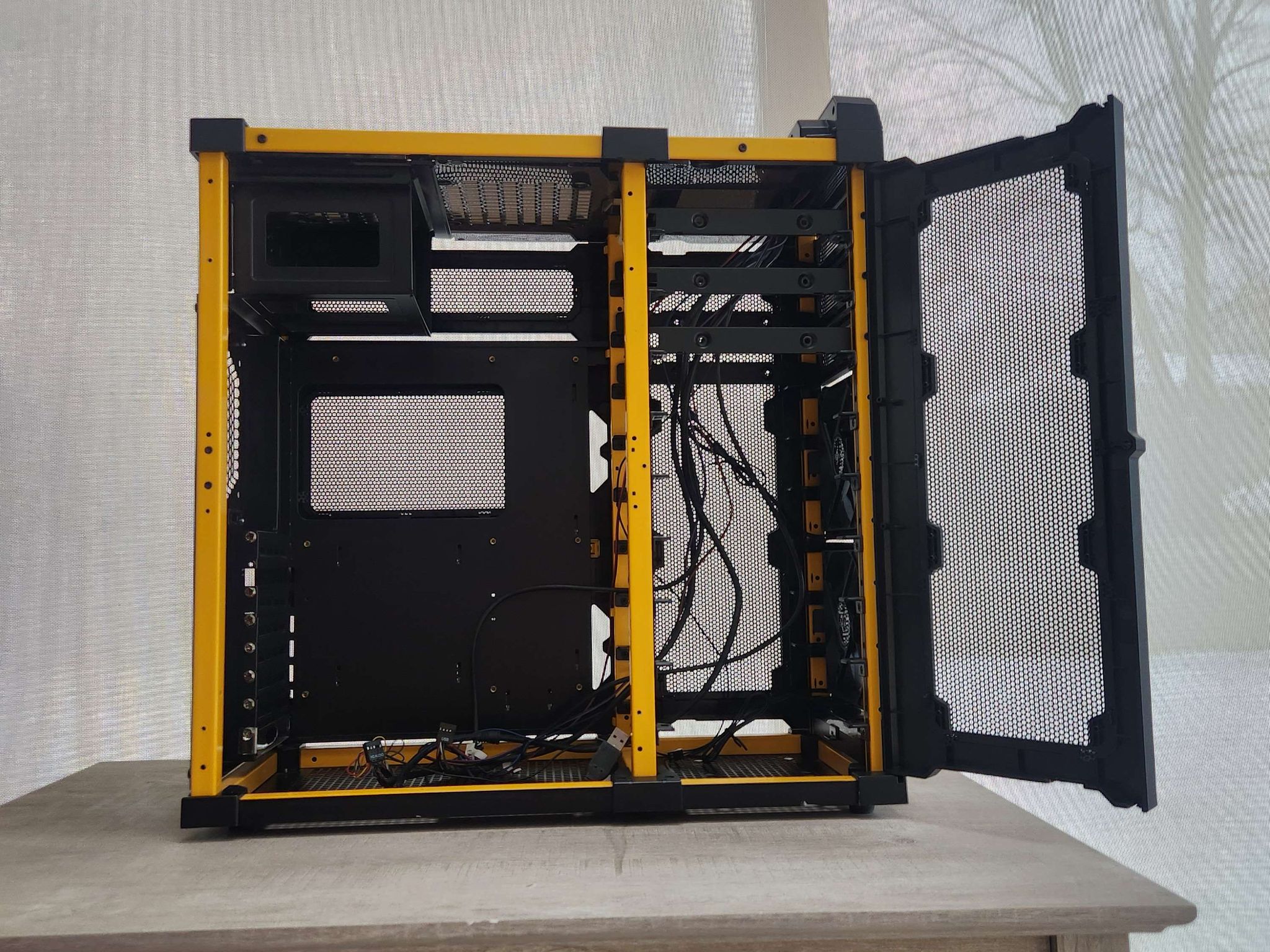 Antec Lanboy Air ATX Mid-Tower PC Case