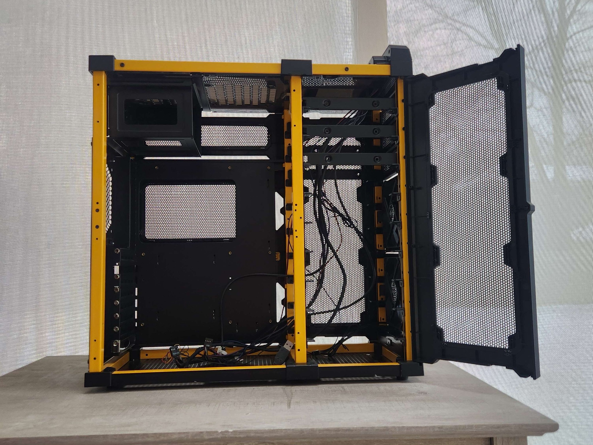 Antec Lanboy Air ATX Mid-Tower PC Case