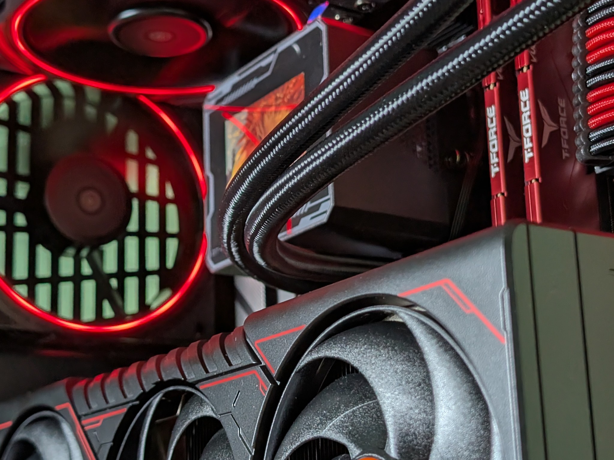 🟥⬛4K Gaming PC - RX 9070XT | Ryzen 7 7700X | 32GB DDR5 | 2TB SSD | Free Ship!