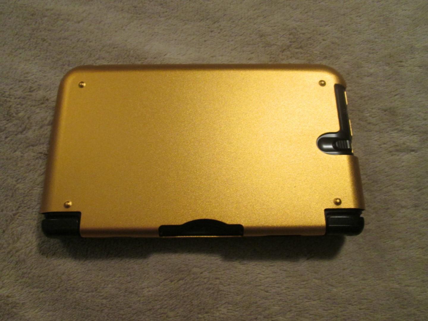Nintendo 3ds XL Gold Metal Case With Accessories And Games