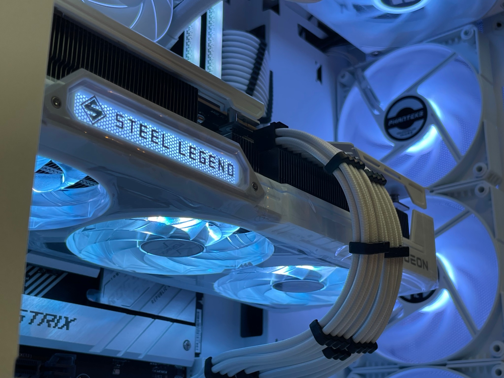 9070XT | Ryzen 5 7600 | “Lunar Eclipse”