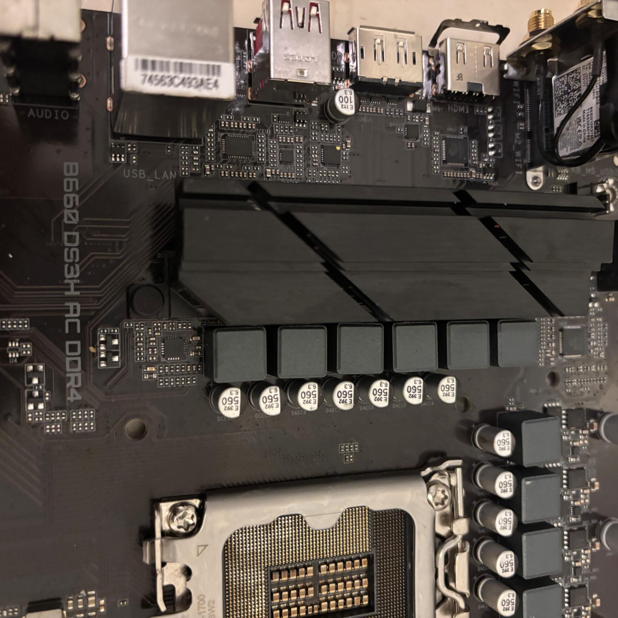 GIGABYTE B660 DS3H AC DDR4 (LGA 1700/ Intel/B660/ATX/DDR4/ Dual M.2/ PCIe 4.0)