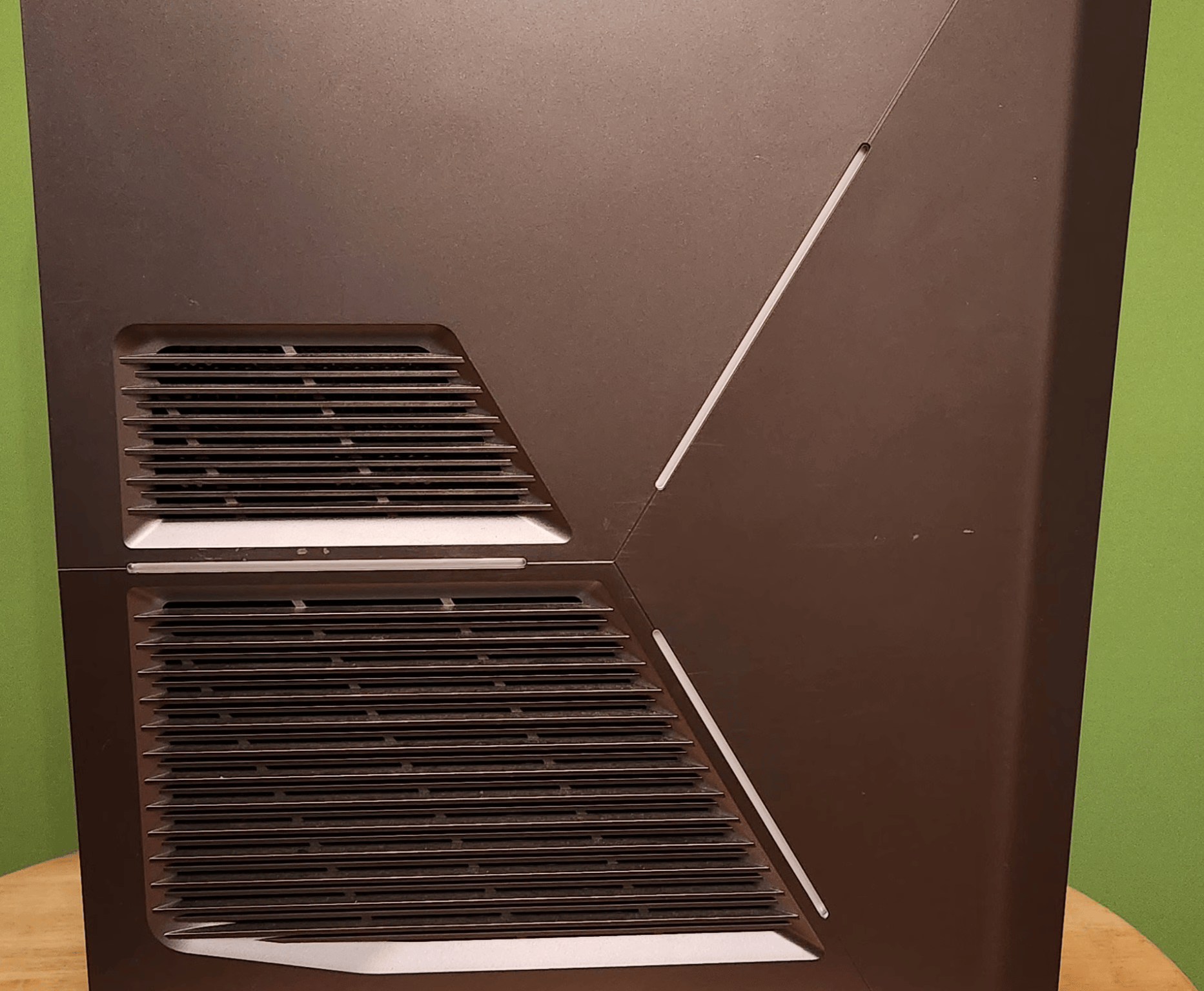 Alienware R8 | Intel i7 8700 | Nvidia RTX 2080 | 16gb DDR4 | 256gb NVMe | 1tb HDD