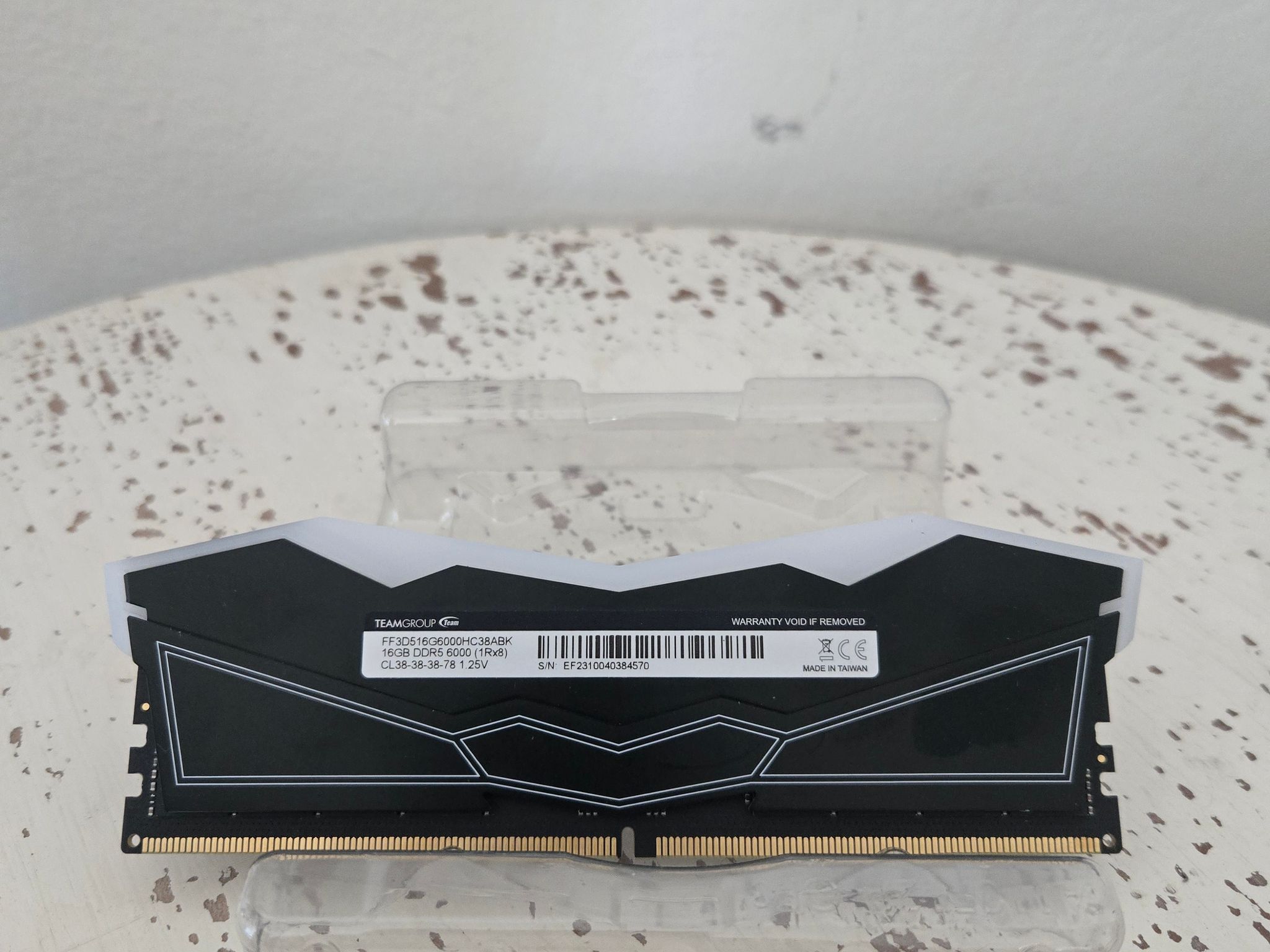 16GB (1x16GB) DDR5 Teamgroup T-Force Delta 6000MHz CL38