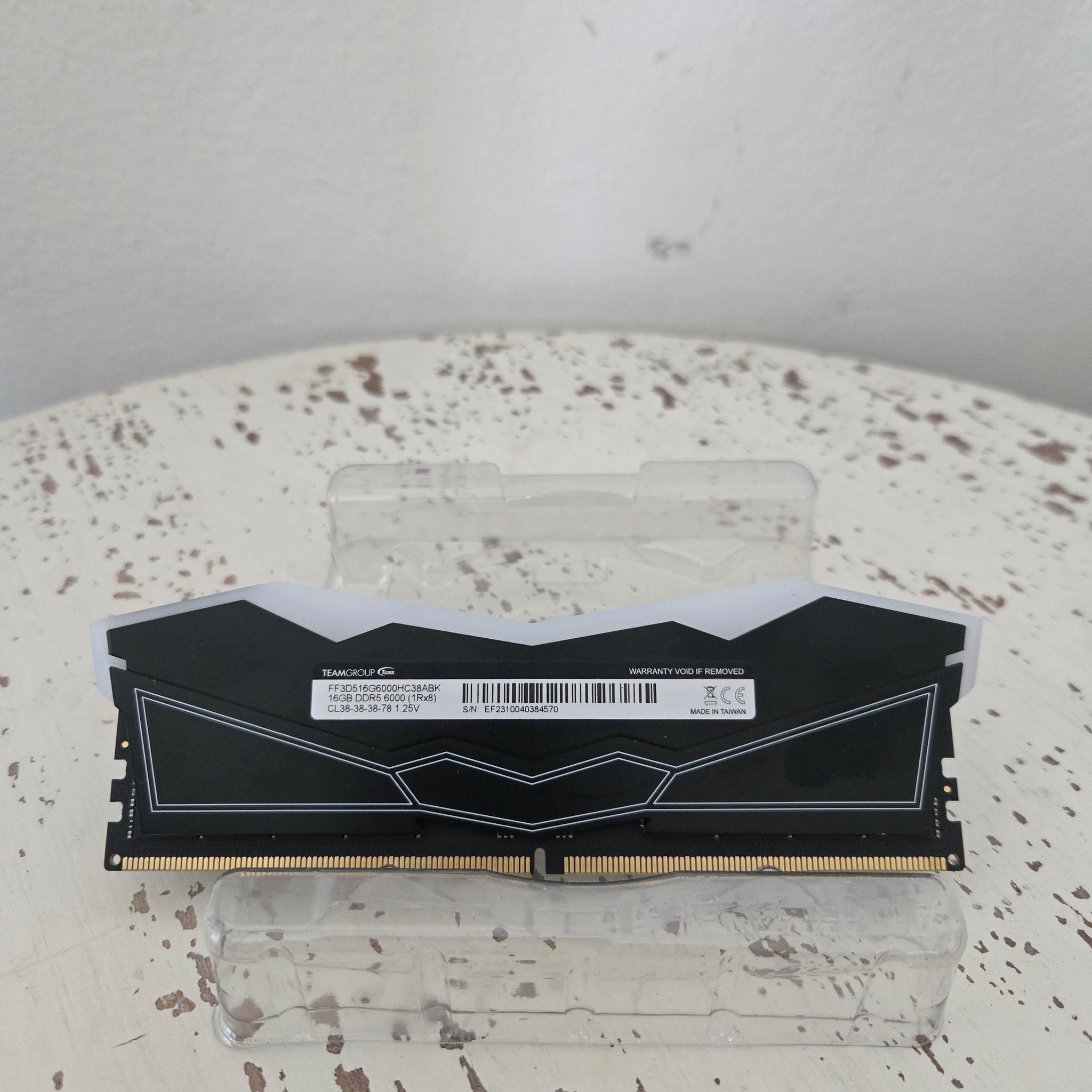 16GB (1x16GB) DDR5 Teamgroup T-Force Delta 6000MHz CL38