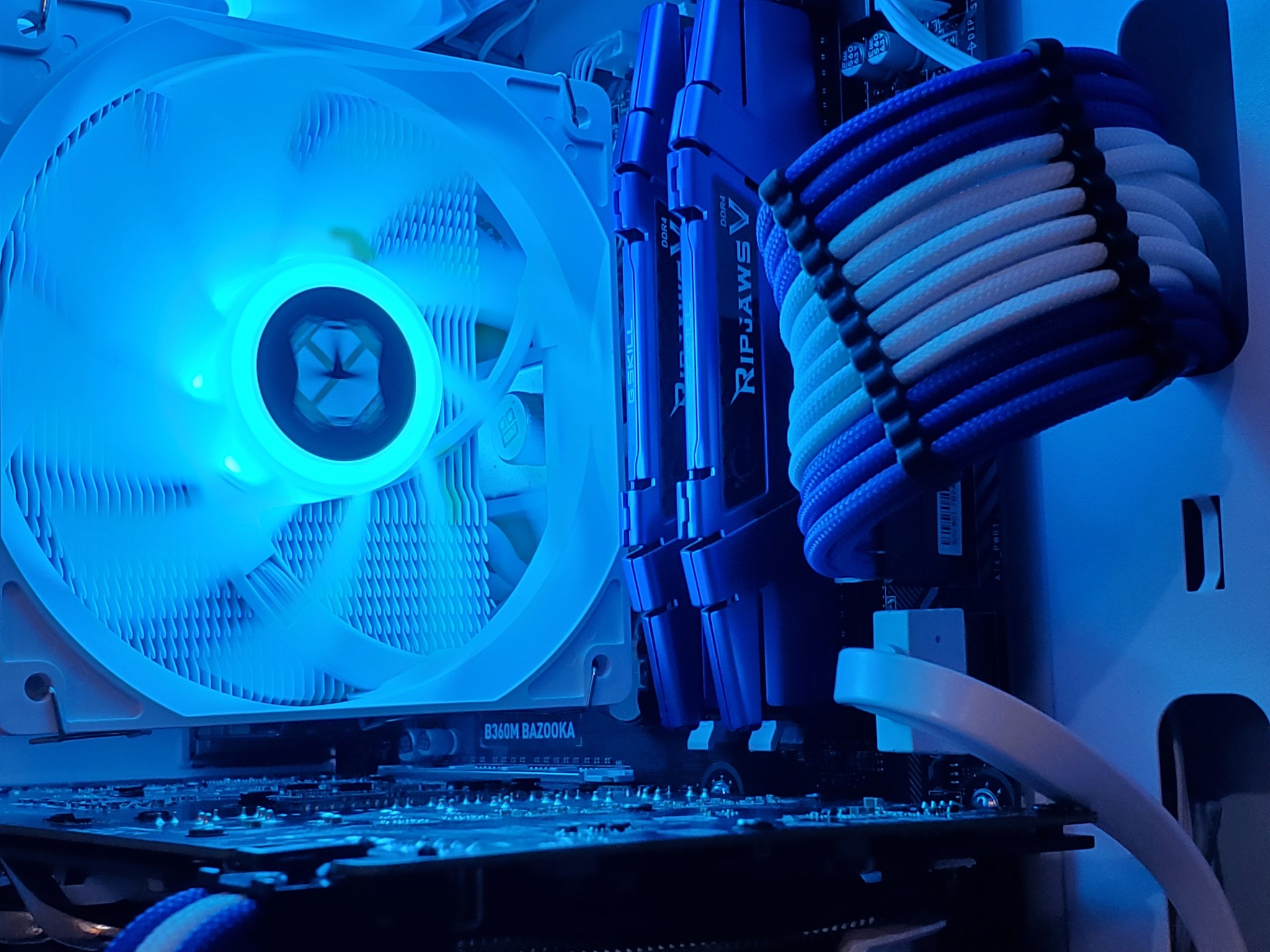 White + Blue Gaming PC | GTX 1070 | i5 8400 | 16GB | 512GB | ARGB | Wi-Fi + BT