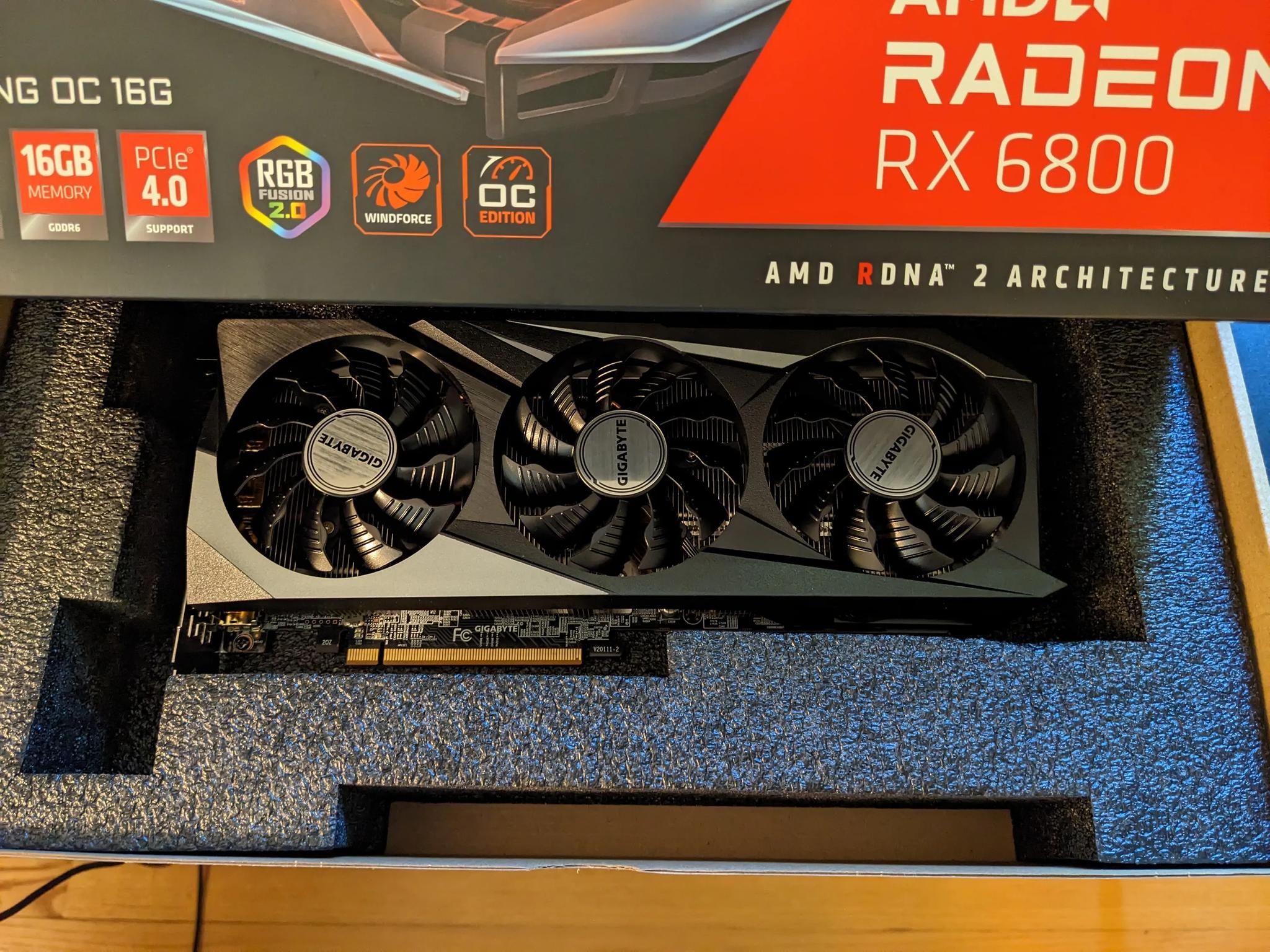 2 MONTH USED Gigabyte Radeon RX 6800 OC 16 GB