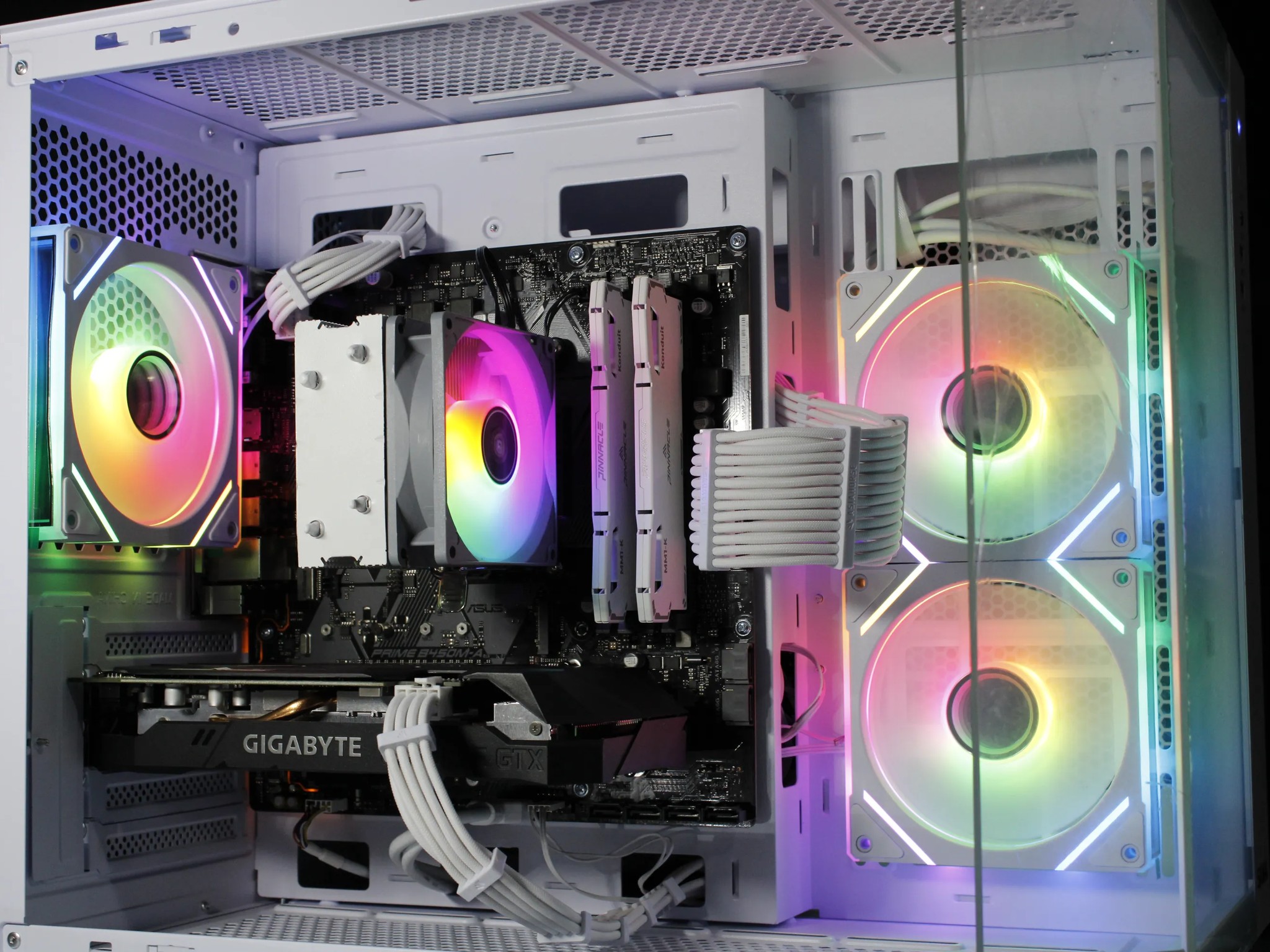 White Gaming PC [GTX 1660 TI][Ryzen 5 2600]
