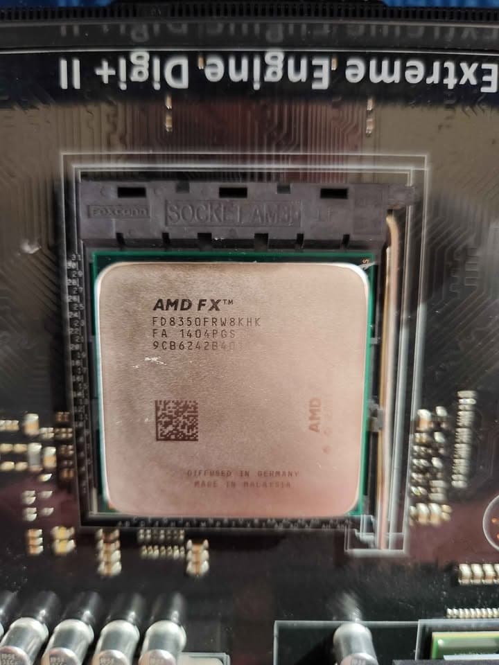 Asus Crosshair V Formula-Z ATX AM3+ Motherboard w/ CPU AMD FX-8350 and DR3 Ram 32GB (4x8GB)