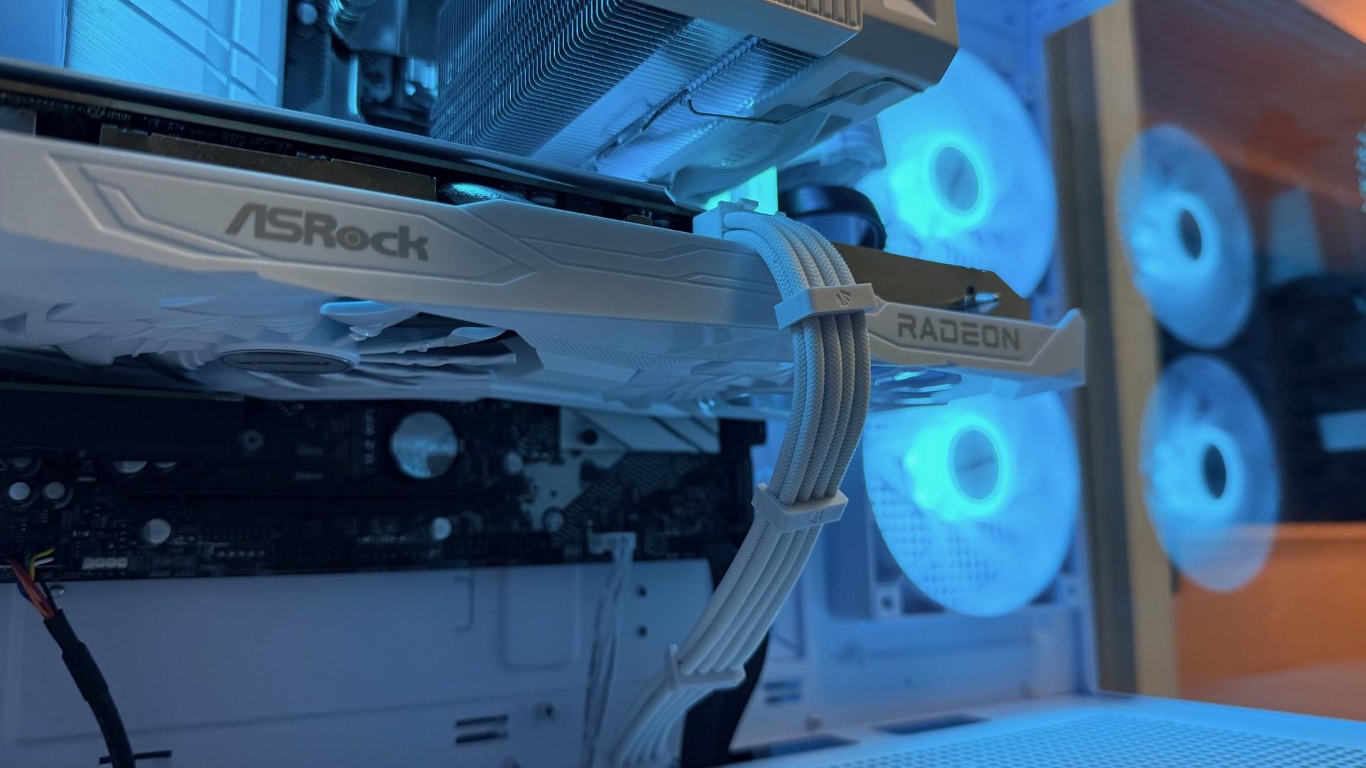 ❄️ Whiteout Gaming PC Fresh Build- Ryzen 5500, RX 6600, 16GB RAM, 1TB SSD, Wi-Fi - REDUCED! ❄️