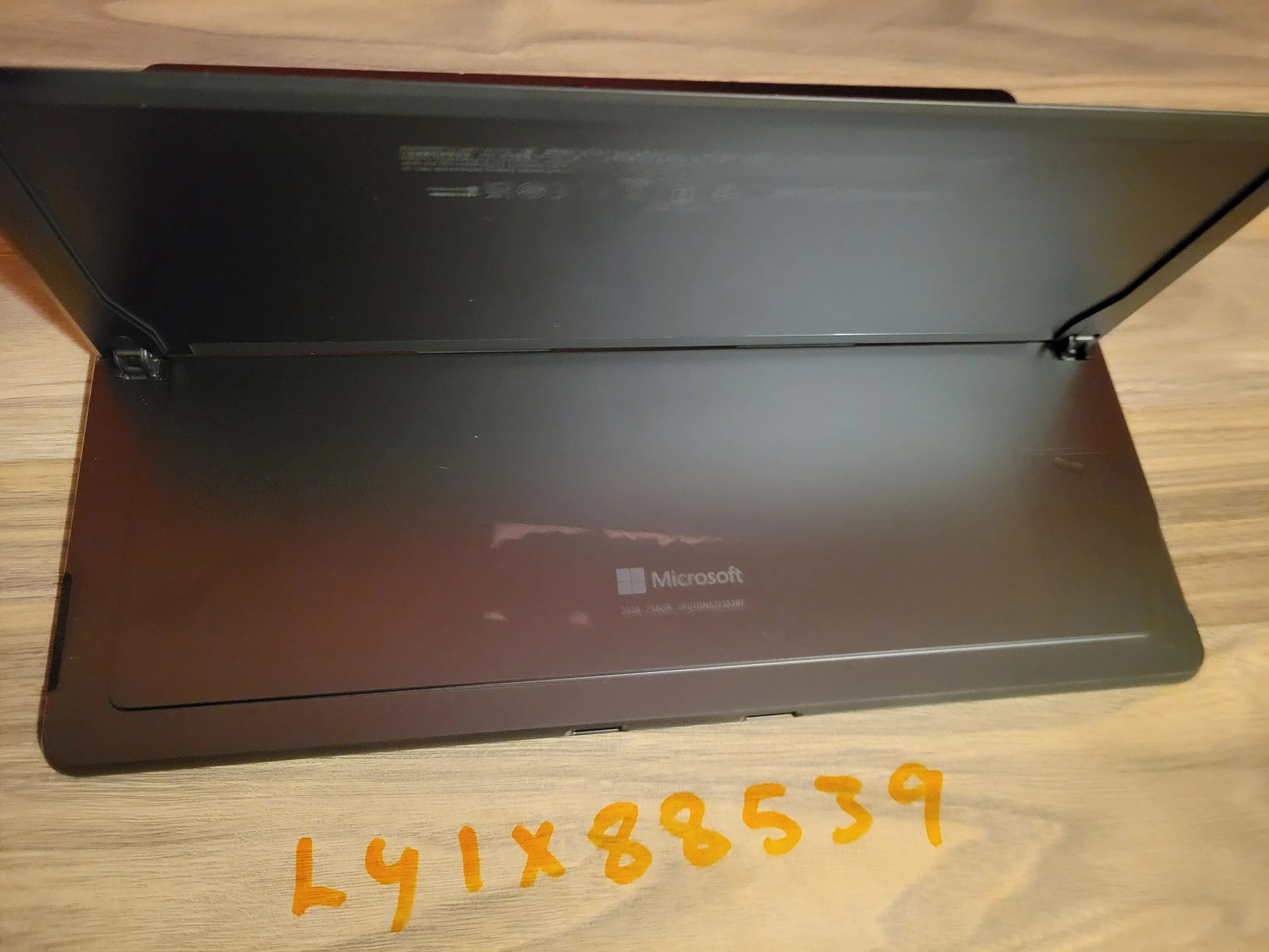 Microsoft Surface Pro 9 - 256gb - intel i5 12th gen. - 13" QLED Touch Screen