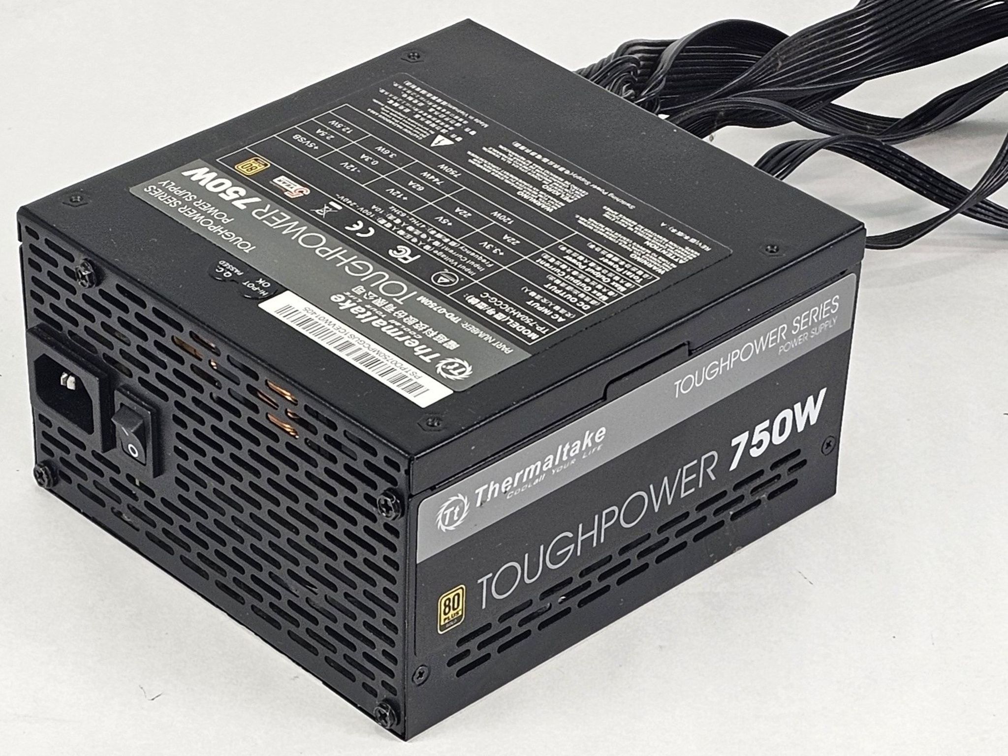 750 Watt PSU Thermaltake Toughpower Power Supply