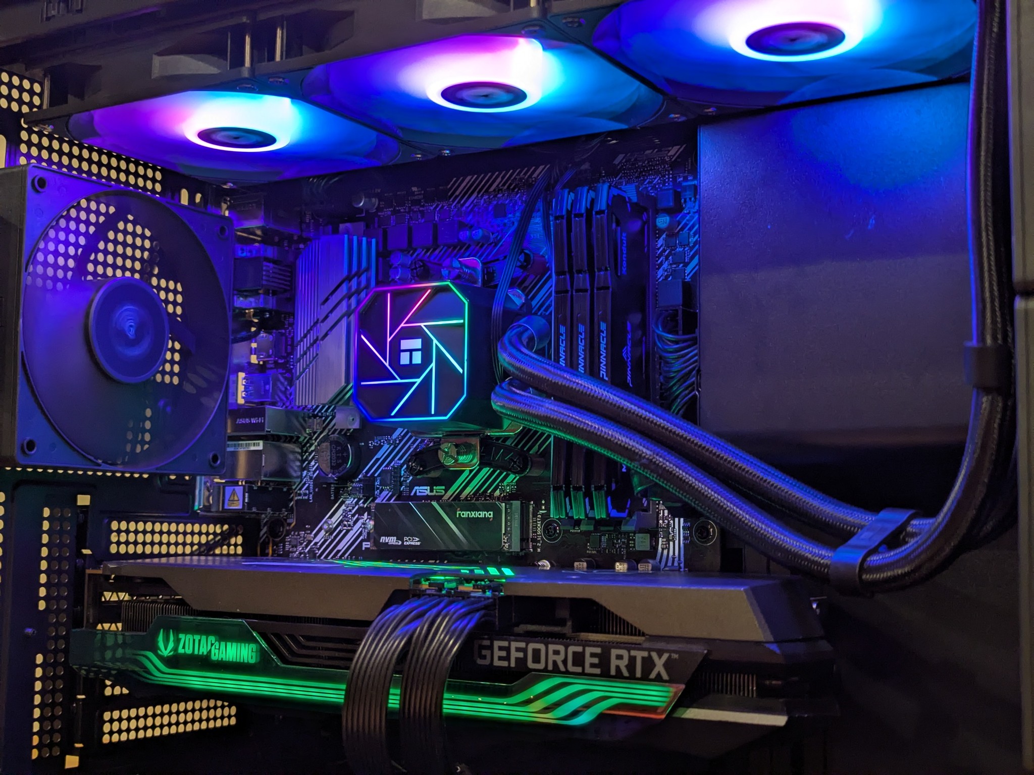 🌲 Ryzen 5 5600 • RTX 3080 • 32GB RAM • 1TB NVMe • RGB + Wood Case