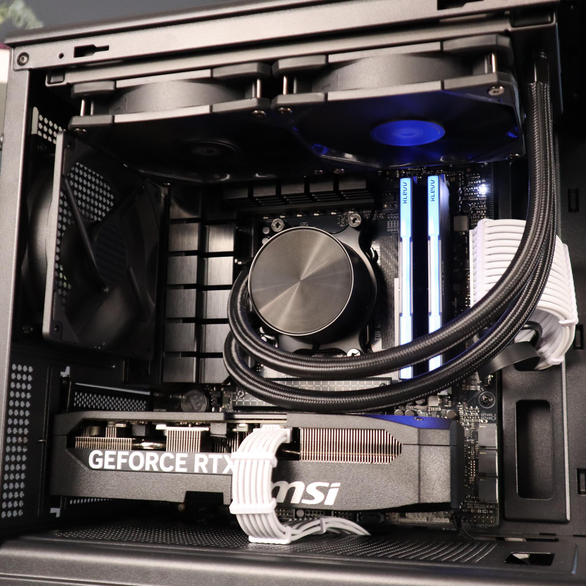 BRAND NEW 5070 GAMING PC | 9600X | 32GB DDR5 | 1TB NVME | 240MM AIO | 850W PSU |