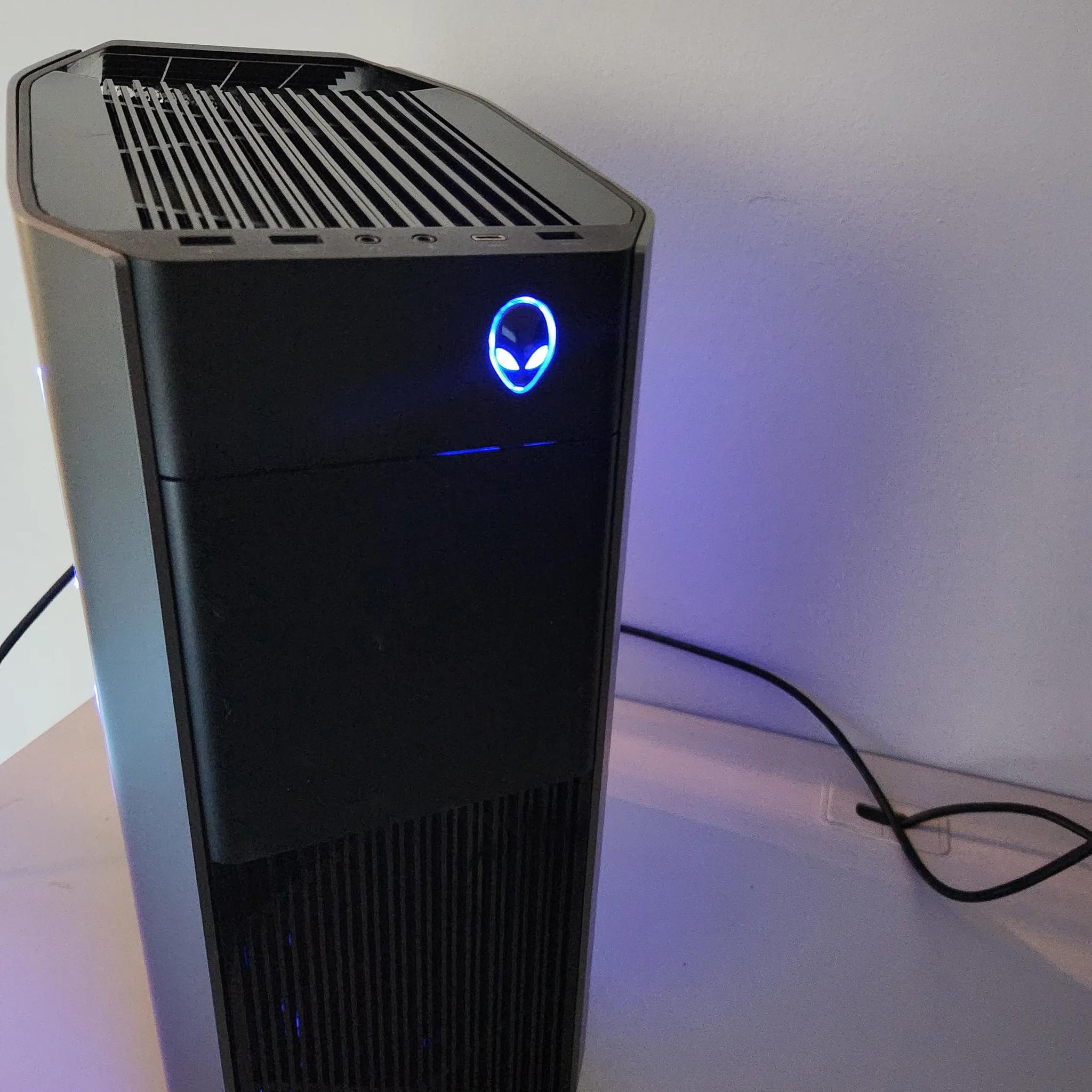 Alienware i7 8700k, 2070 super, AIO Liquid Cooling