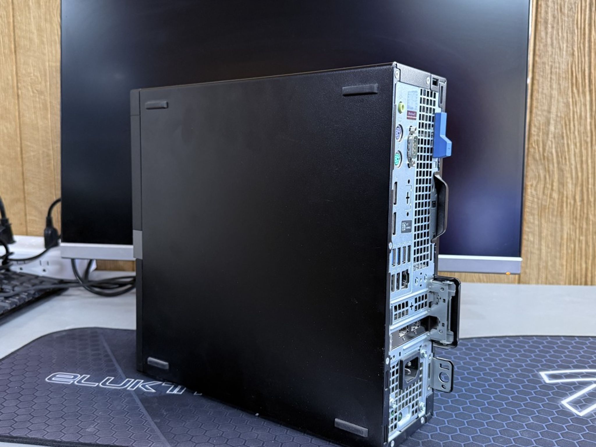 Dell OptiPlex 7060, i5, 16GB, 256 NVME, AMD RX 6400 LP - VERY LIGHT "Gaming" - Windows 11 PRO