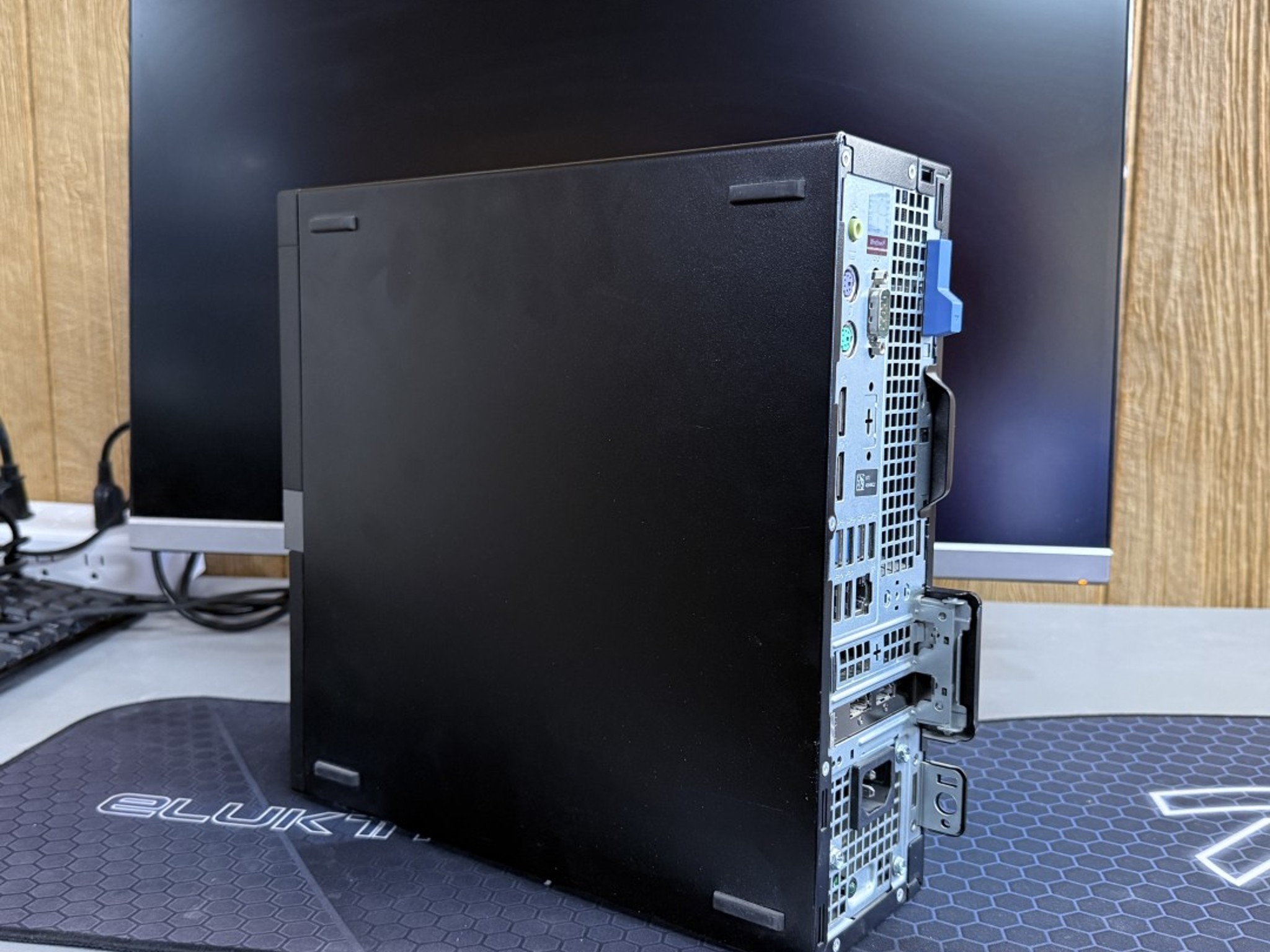 Dell OptiPlex 7060, i5, 16GB, 256 NVME, AMD RX 6400 LP - VERY LIGHT "Gaming" - Windows 11 PRO