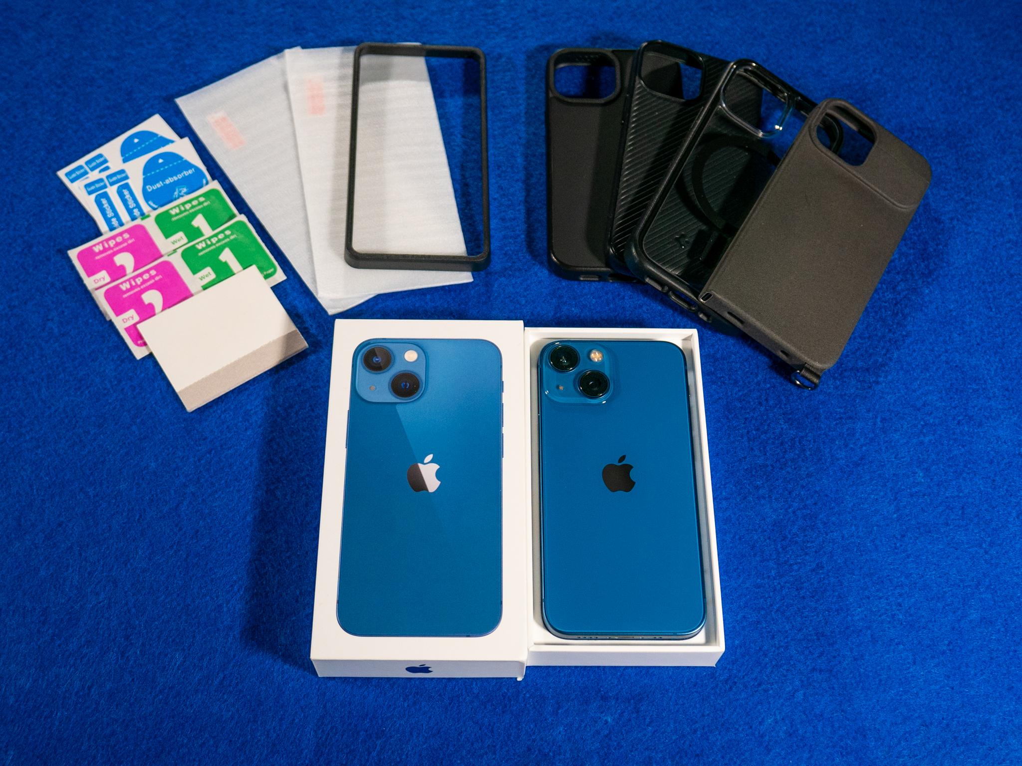 Apple iPhone 13 mini - 128 GB - Blue (Verizon) with Cases and Screen Protectors