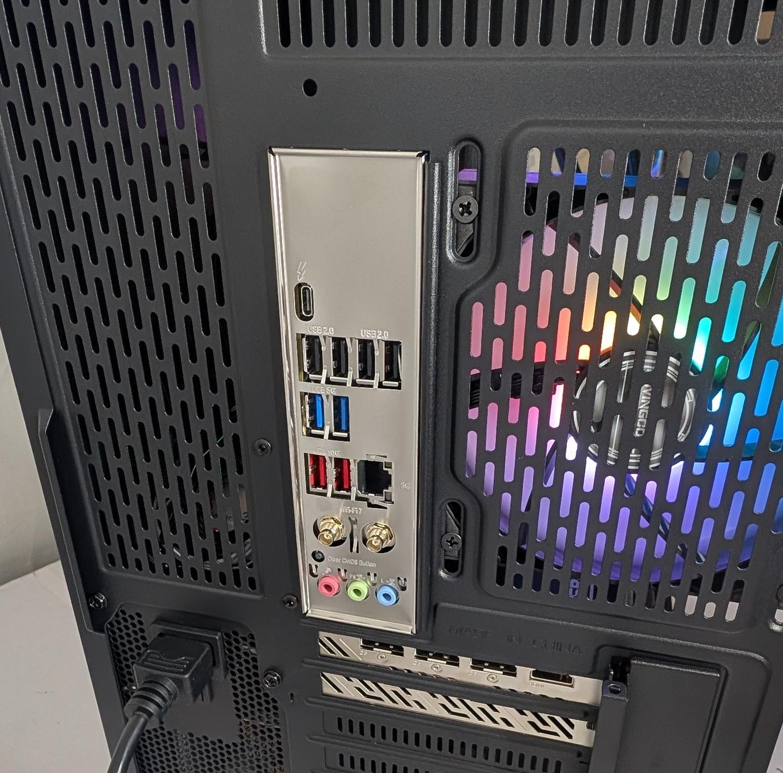 RX 7800XT | CORE ULTRA 5 265KF | 16GB DDR5 | 1TB NVME | 650W |