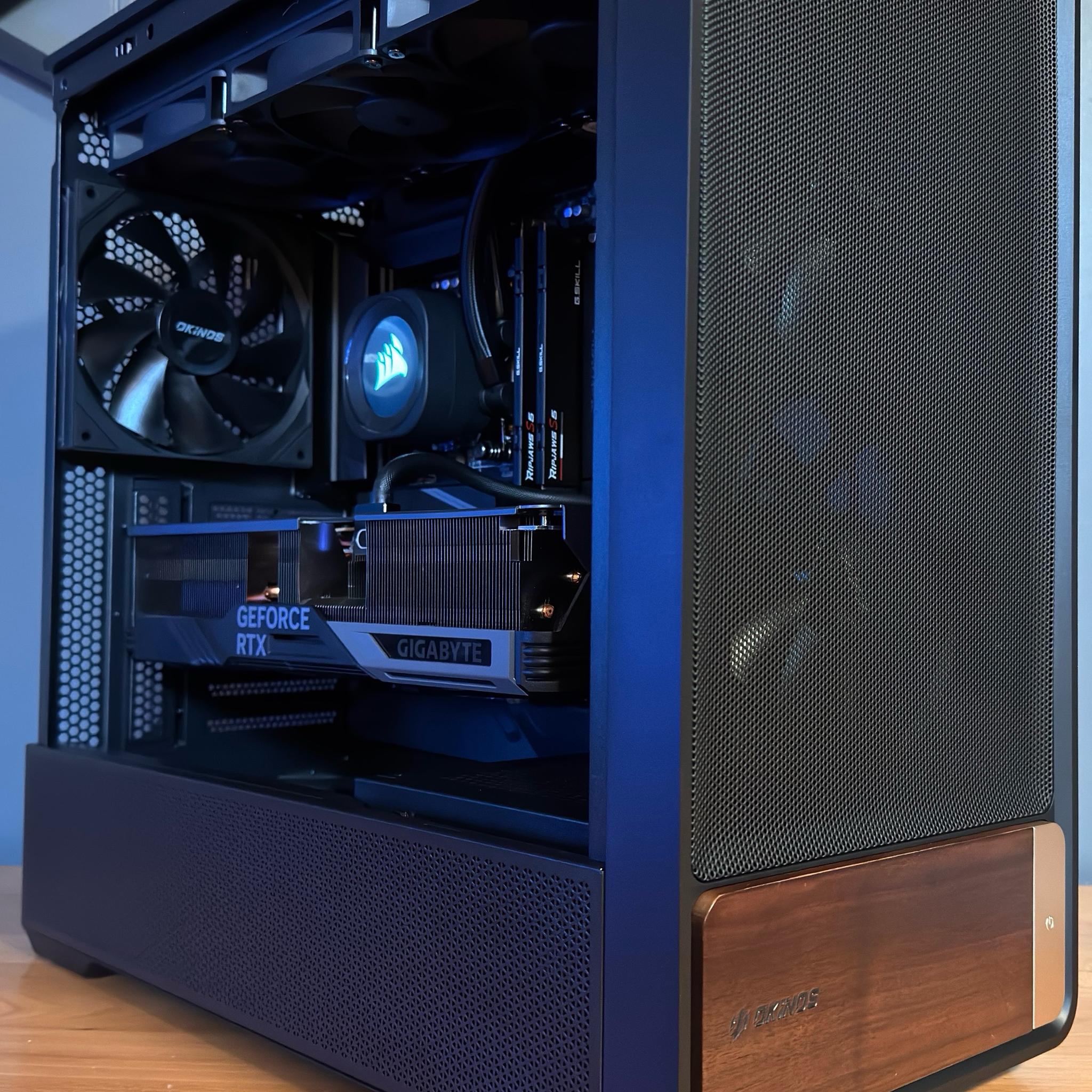 🥷Silent Killer | Ryzen 9800X3D, RTX 4080 Super, 64GB DDR5, 2TB SSD, 1000W 80+ Gold, Corsair LCD