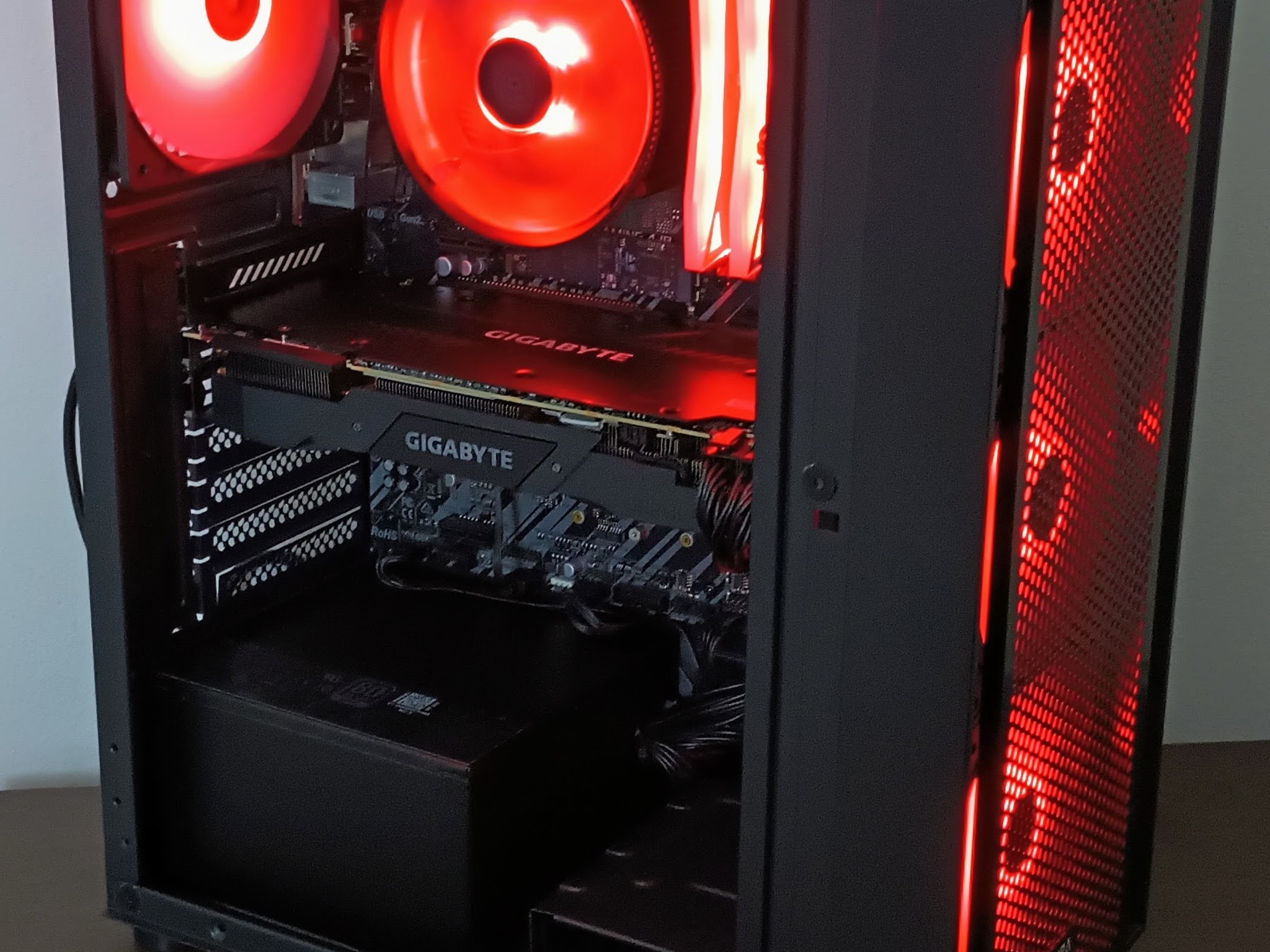 Awesome RGB Gaming PC i7 9700k RTX 2080 16GB RAM 1tb ssd WI-FI & BLUETOOTH Value Midrange