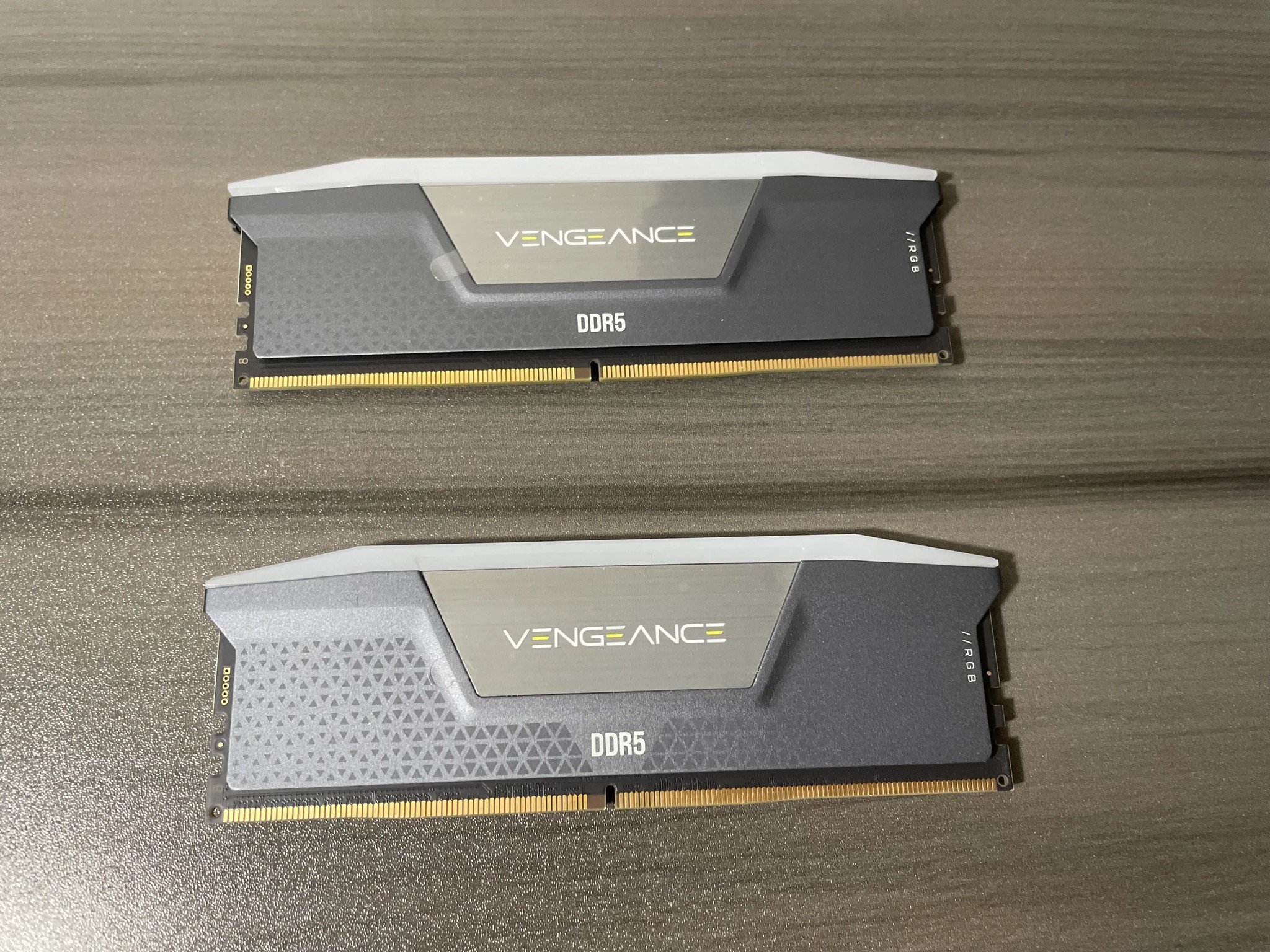 LIKE NEW IN BOX Corsair Vengeance RGB DDR5 32GB (2x16GB) 6000Mhz CL36