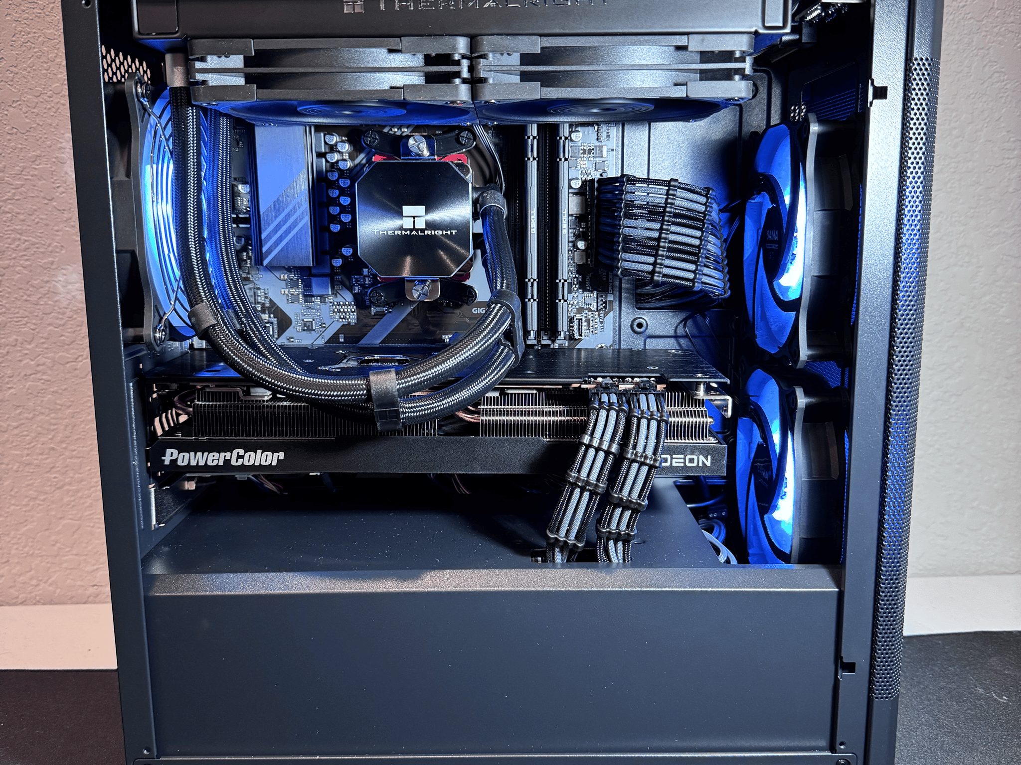 Ryzen 7600x + RX 7700XT Build