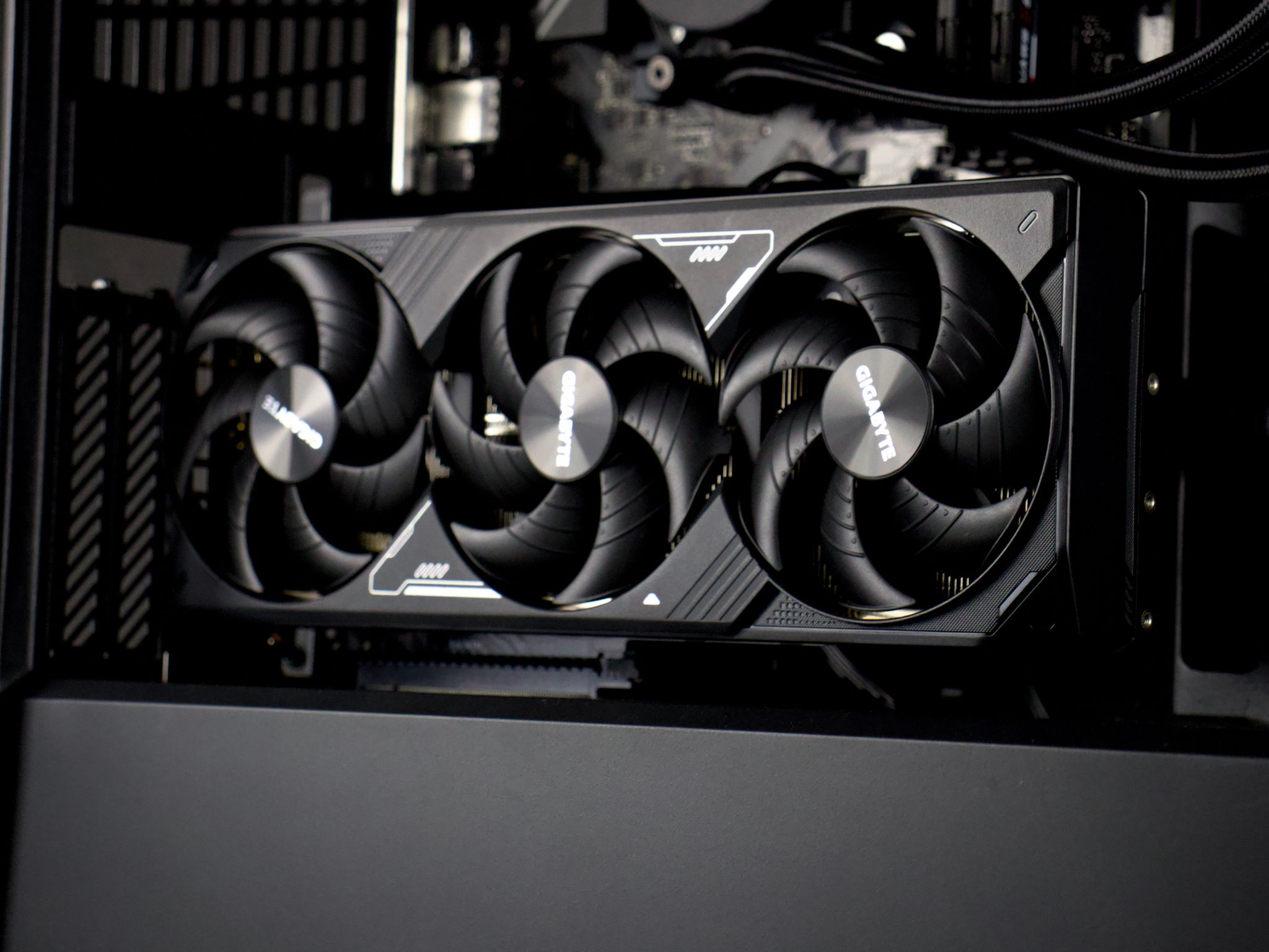 ⚫⚡🗡️Nightfall - Blackout 4K/1440P Gaming PC | RTX 5070 TI, Ryzen 7 9700X, 32GB RAM, 2TB SSD | LCD⚡