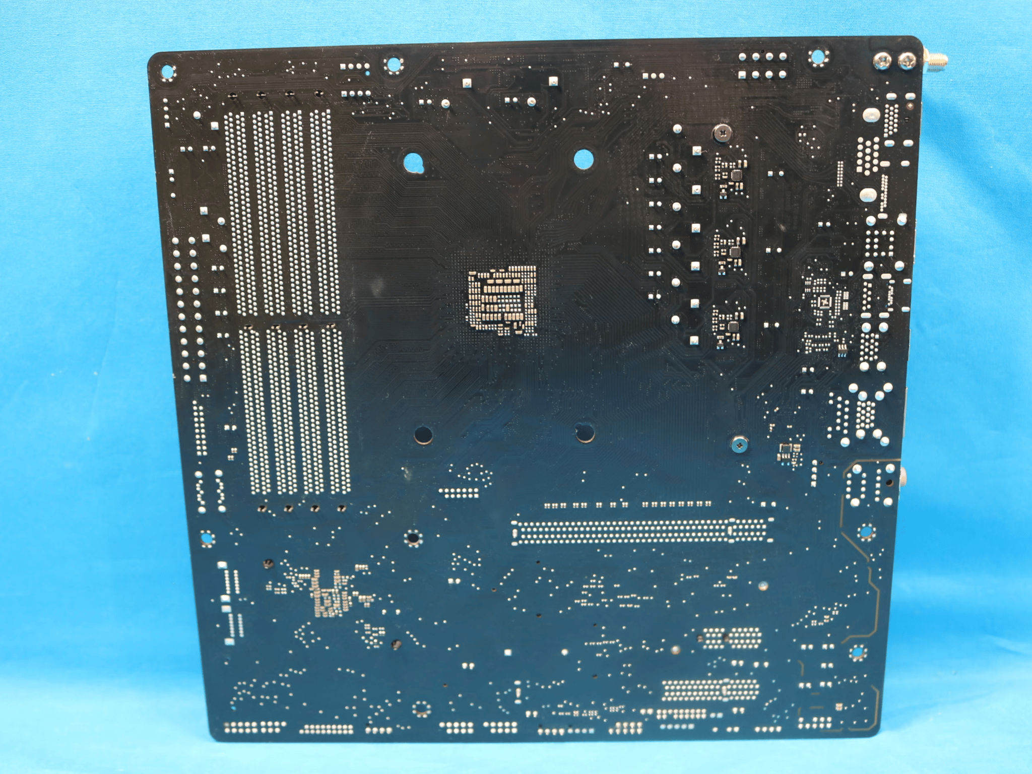 *No I/O Shield* ASRock B550M/ac AMD Socket AM4 DDR4 MicroATX Desktop Motherboard