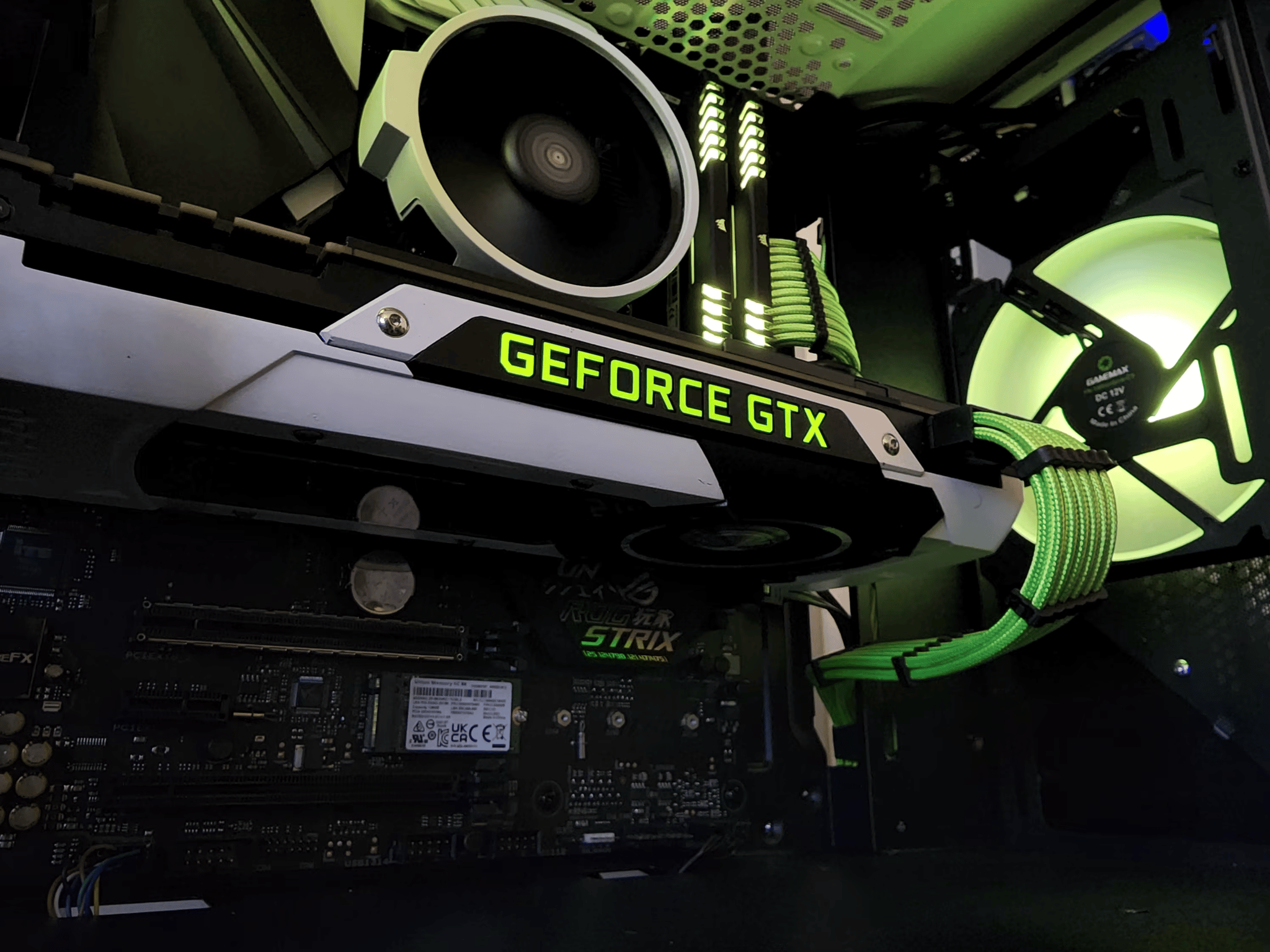 AMD Ryzen 5 3600 // Nvidia GeForce GTX 980 // Corsair Vengeance RGB 16GB 3200MHz