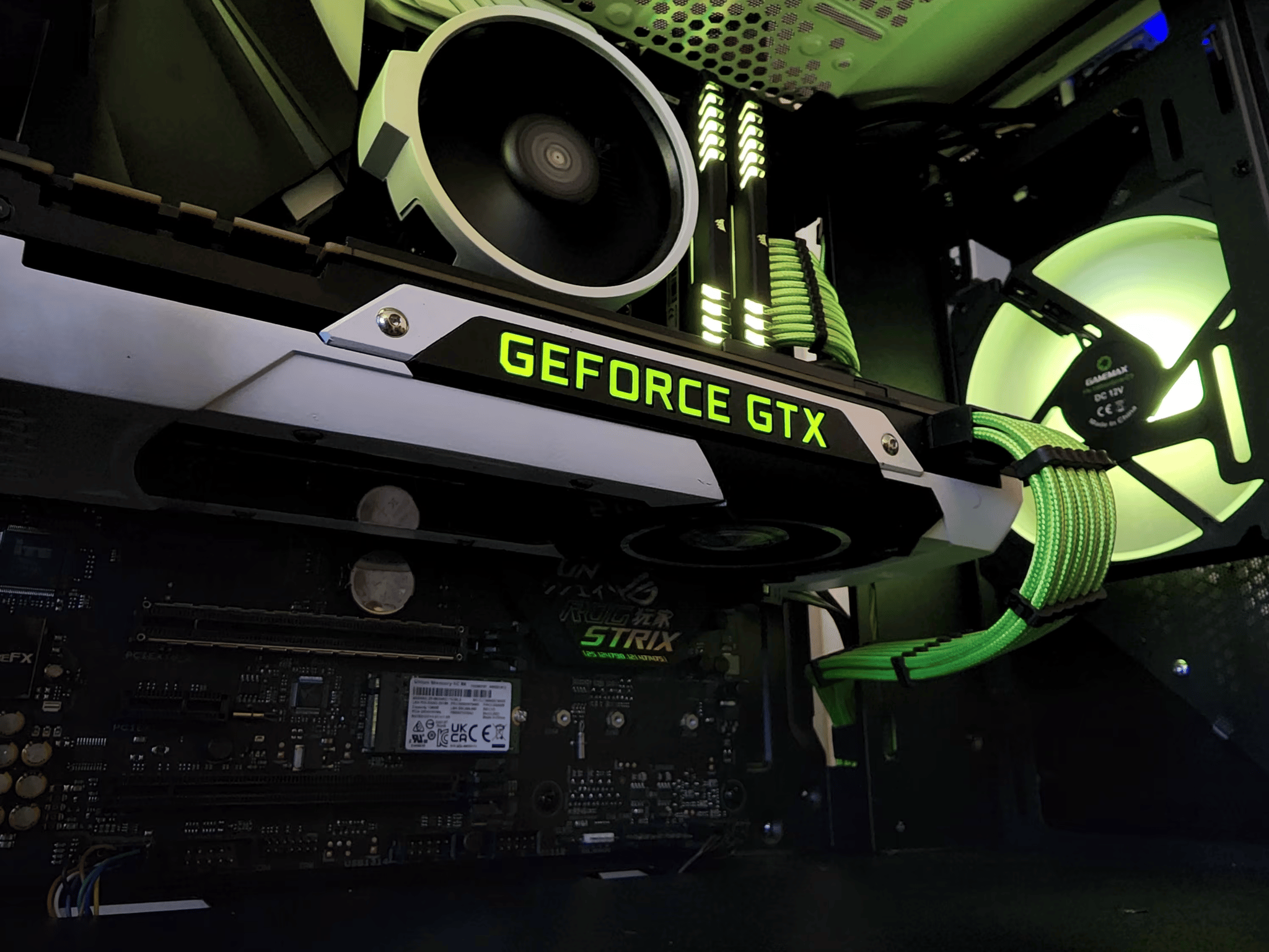 AMD Ryzen 5 3600 // Nvidia GeForce GTX 980 // Corsair Vengeance RGB 16GB 3200MHz