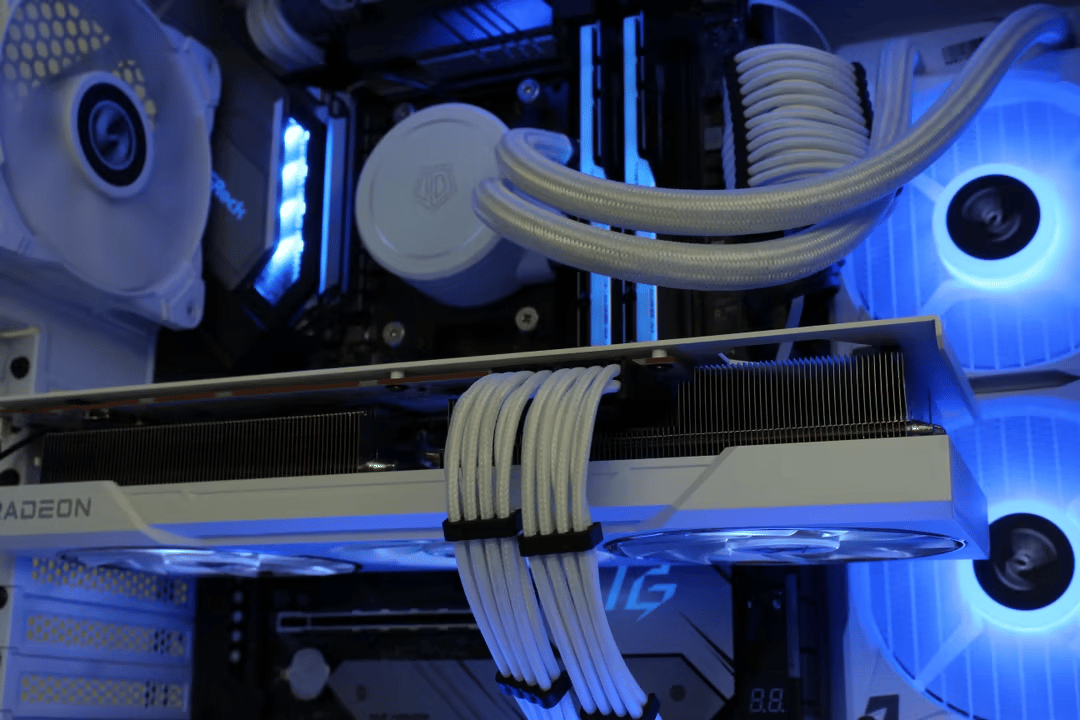 All-White Gaming PC | Ryzen 5 5600x & RX 6700XT