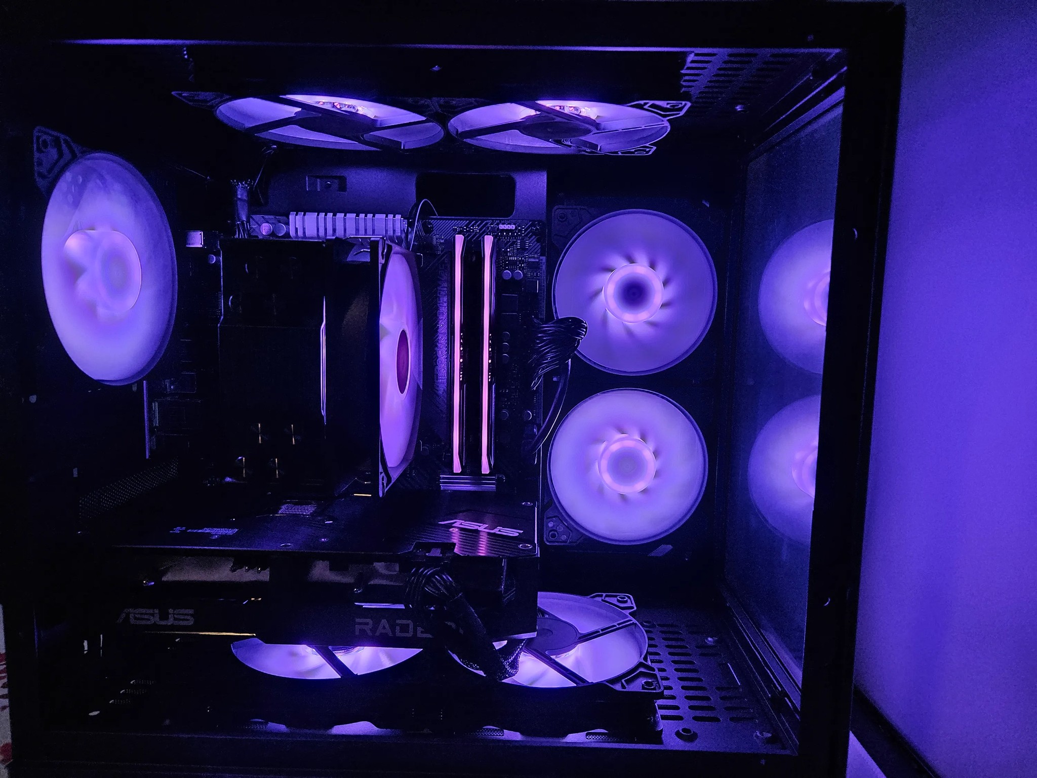 Dark Side Gaming RIG Ryzen 5 / 16GB / 1TB SSD / RX 7600
