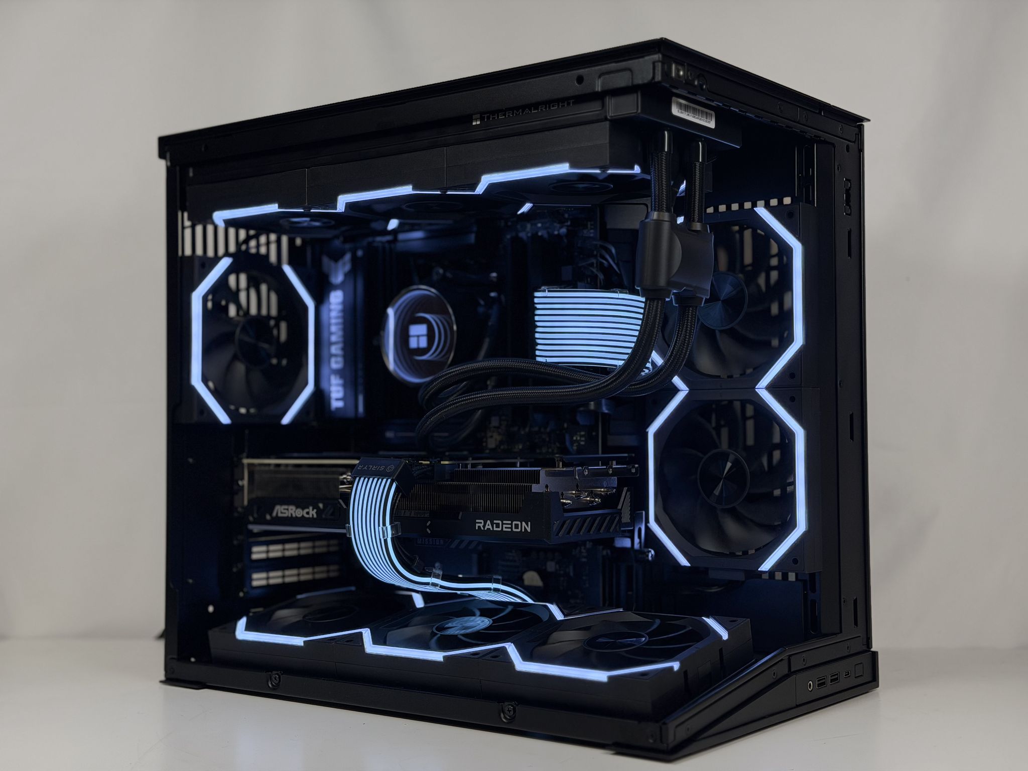 Signature Series RX 9070 XT • Ryzen 7 7800X3D • 32GB DDR5 • 2TB NVMe