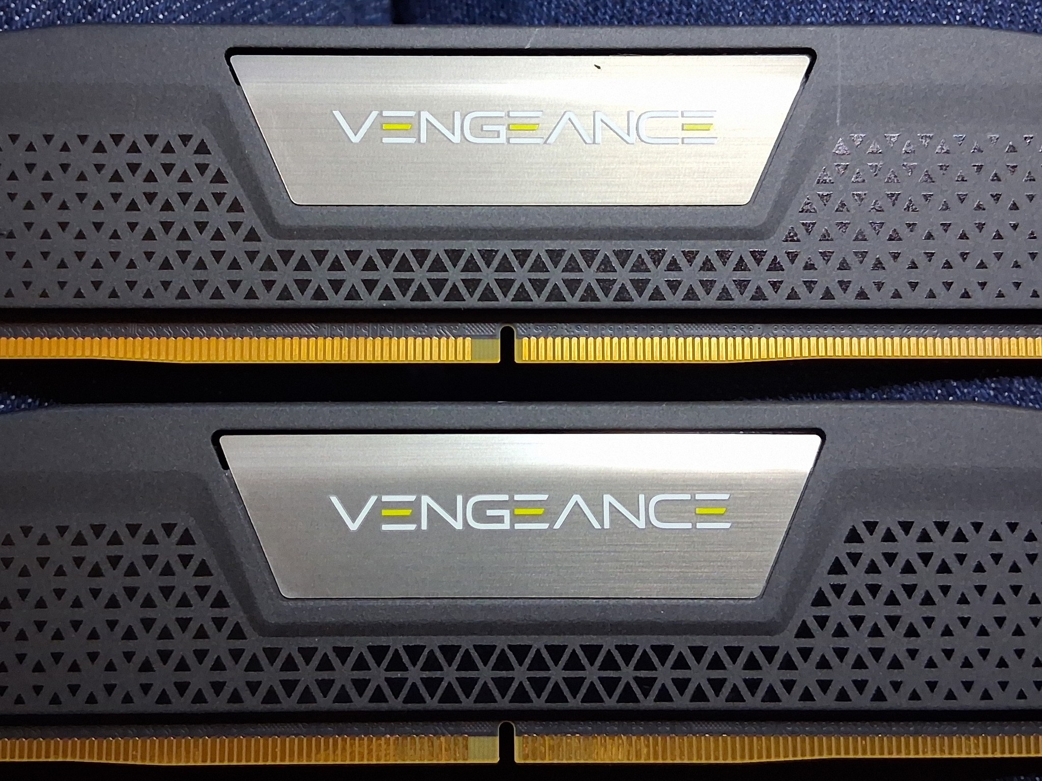 Corsair Vengeance  32GB Kit DDR5 5600 MT/s  CL36