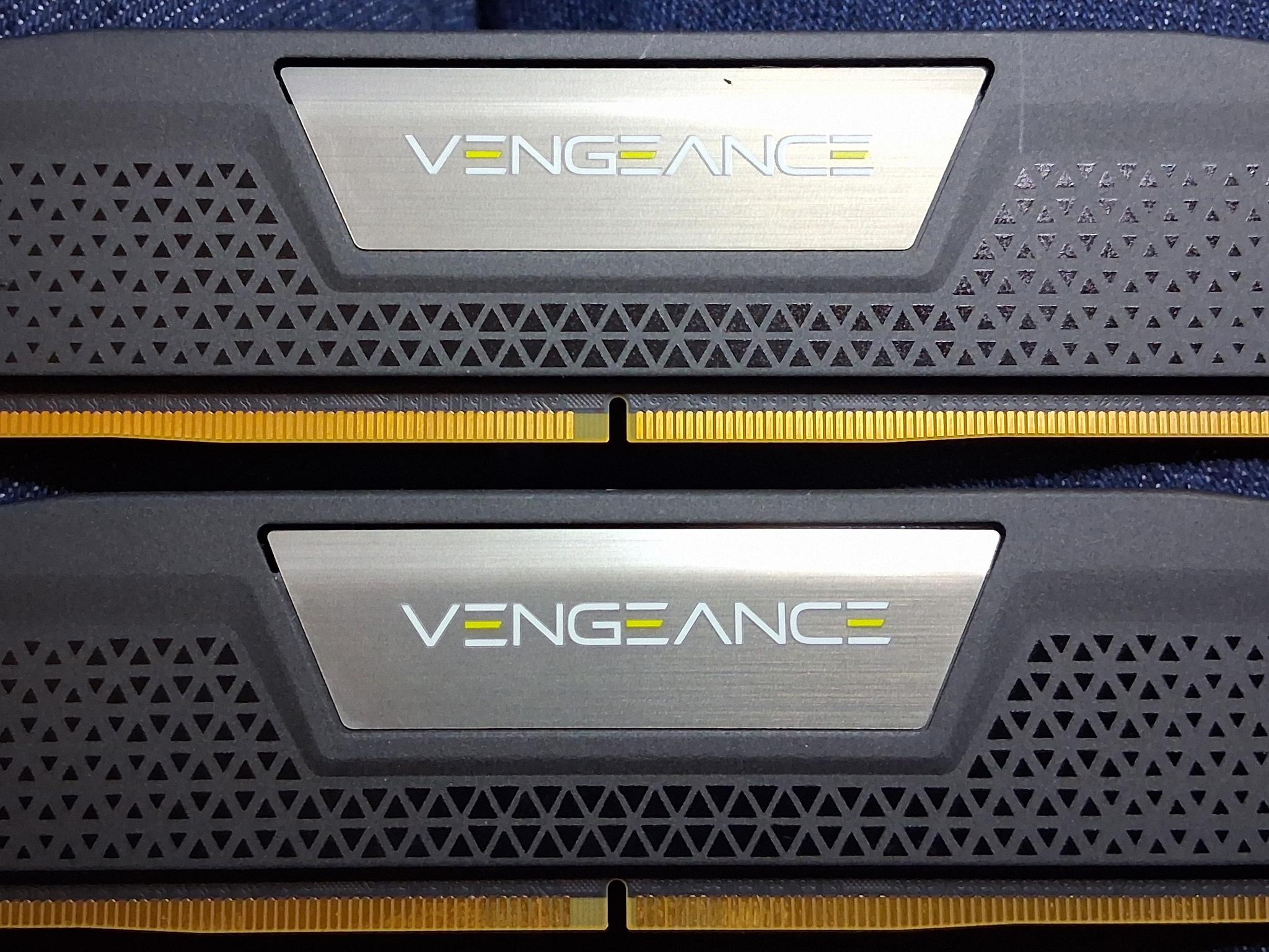 Corsair Vengeance  32GB Kit DDR5 5600 MT/s  CL36