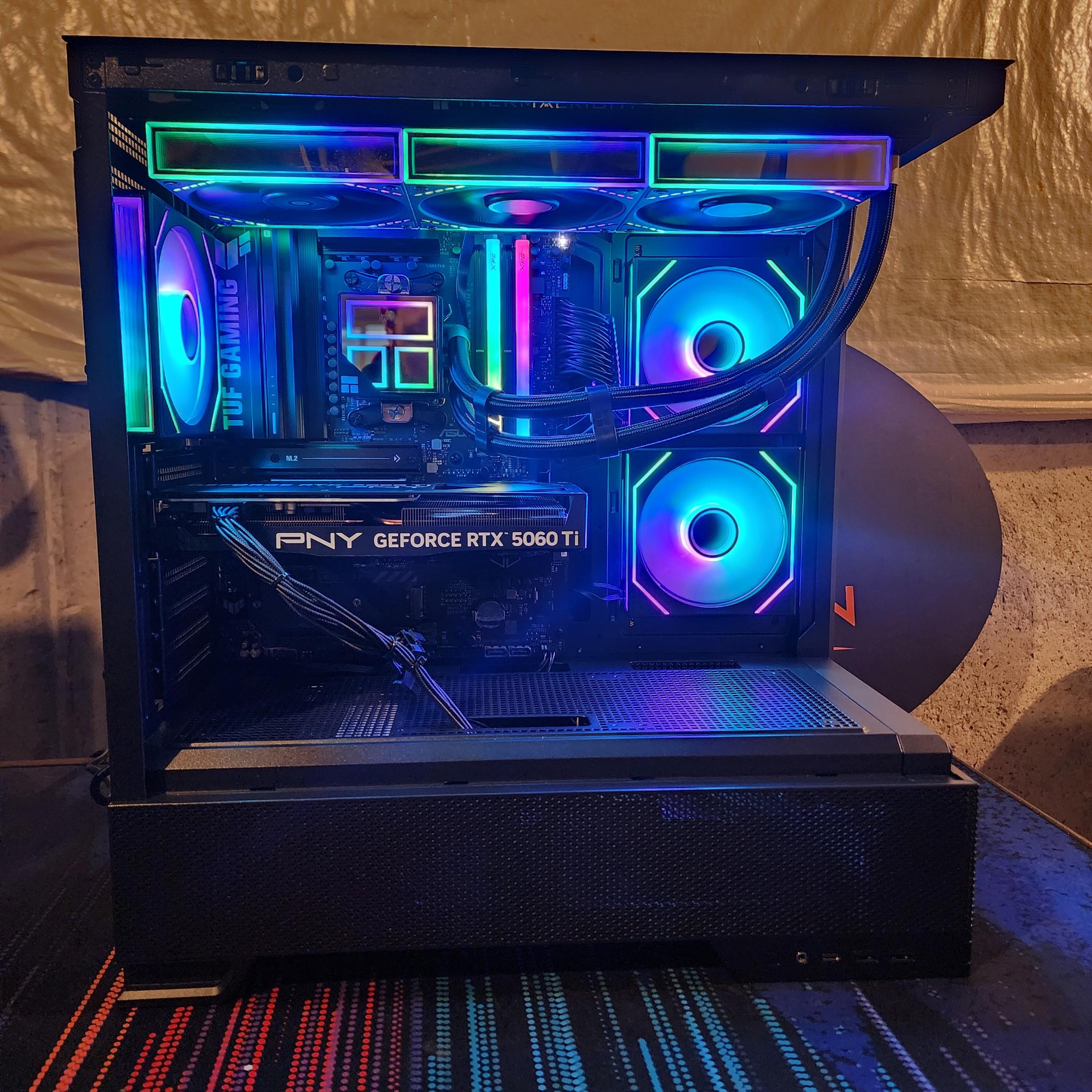 RTX 5060 Ti / Ryzen 9 9900X / 32GB DDR5 RAM / 1TB NVMe SSD