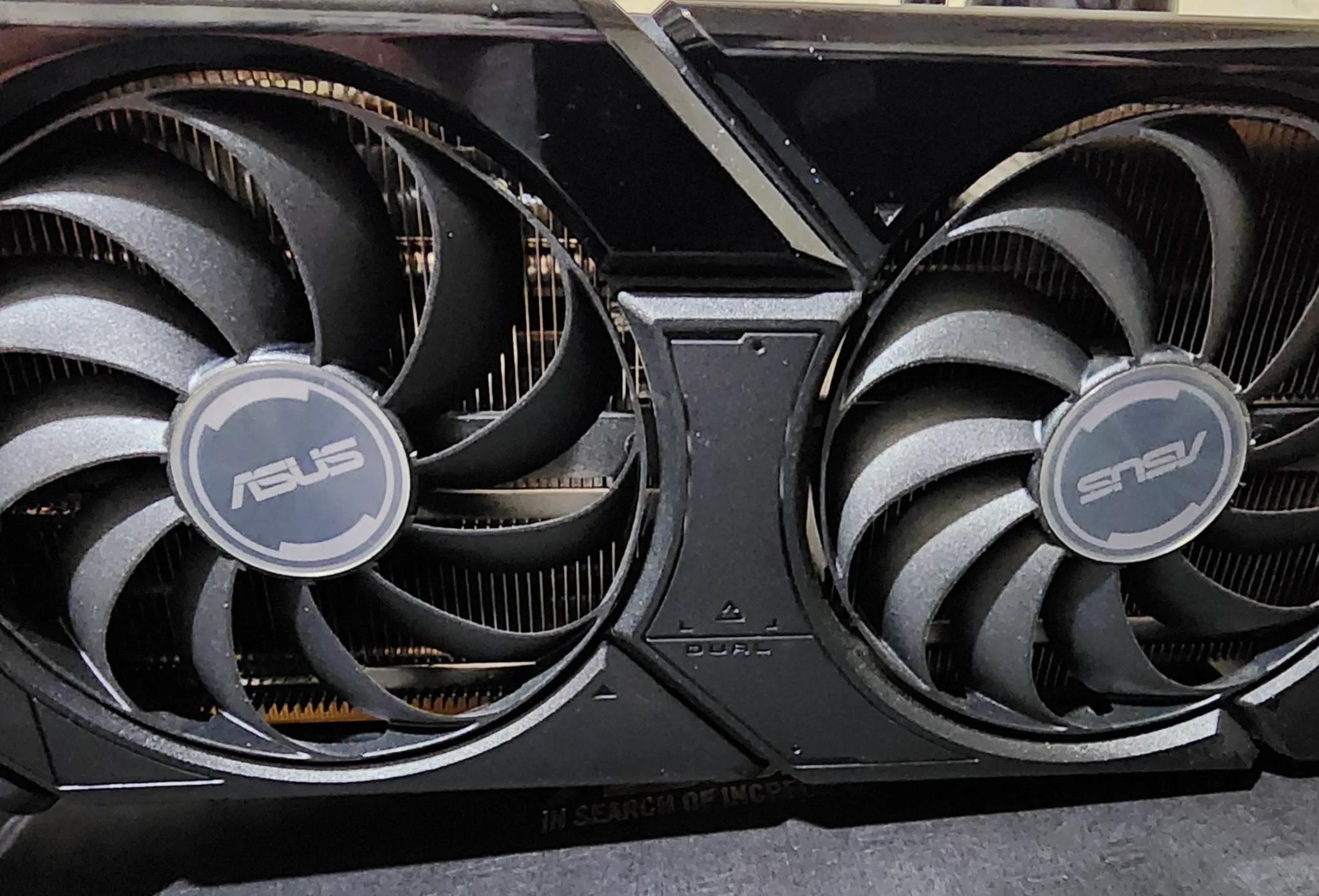 ASUS Dual Radeon™ RX 7800 XT OC Edition 16GB