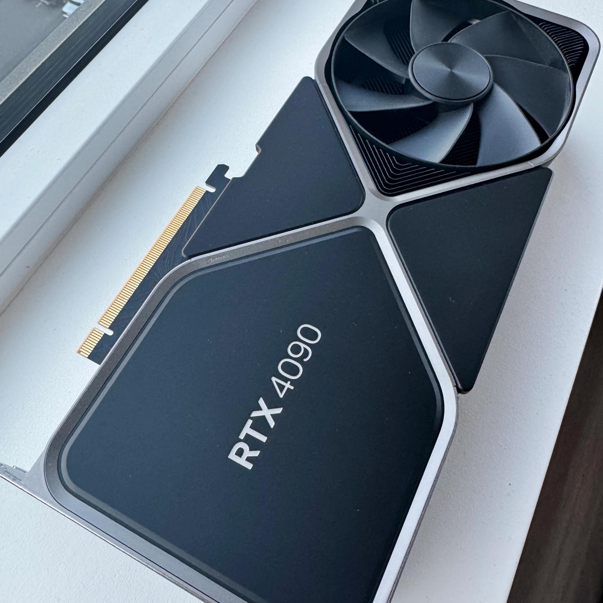 NVIDIA GeForce RTX 4090 Founders Edition | Box, 12VHPWR Adapter & Gift Receipt