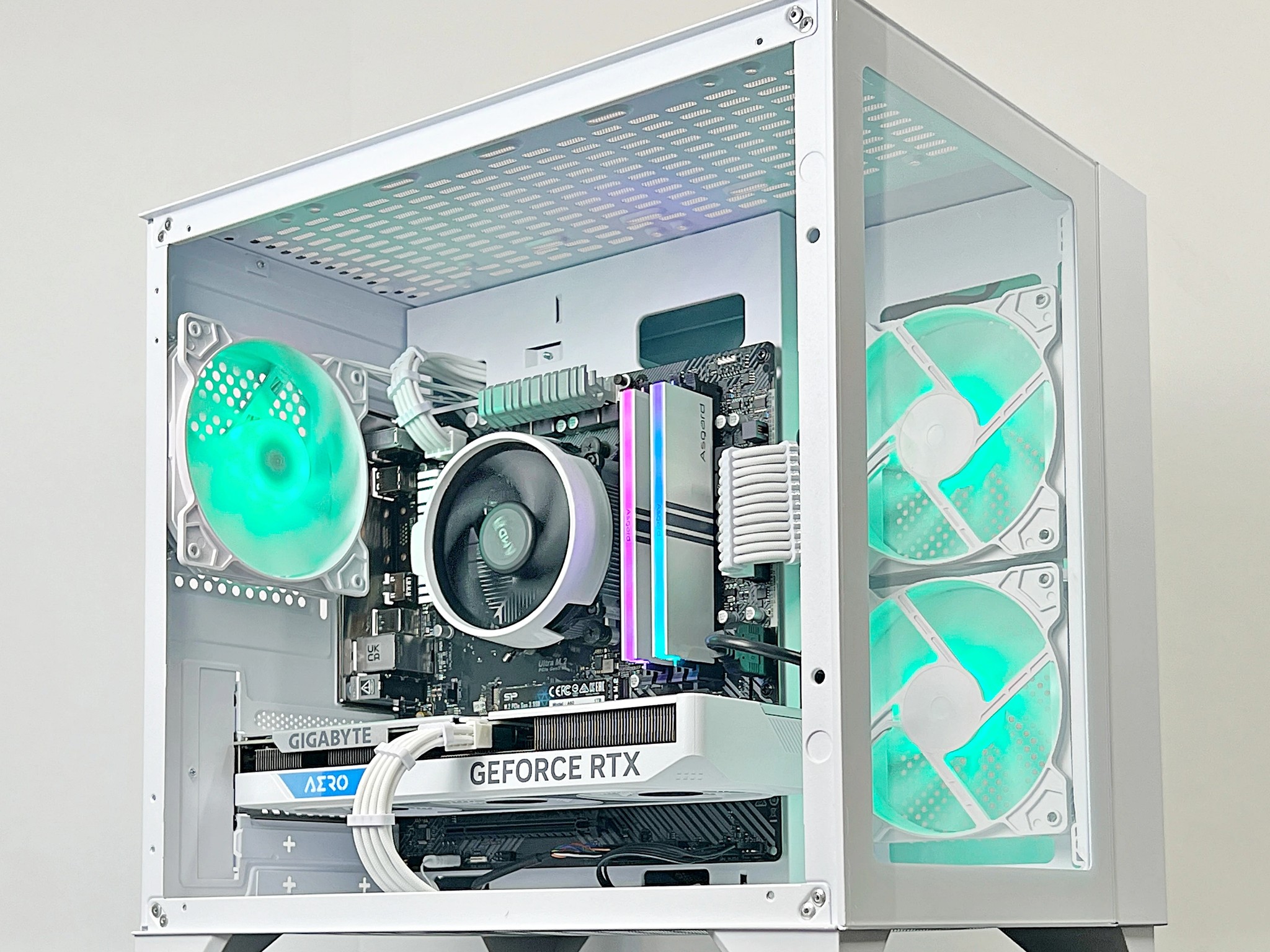 Ryzen 5 RTX 4060 16GB RAM 1TB M.2 Gaming PC