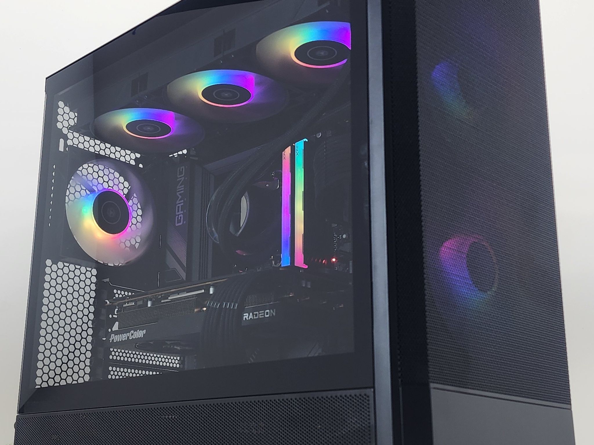 Gaming PC Ryzen 7 7800X3D 32GB RAM 1TB SSD RX 7800 XT 16GB Windows 11 Computer