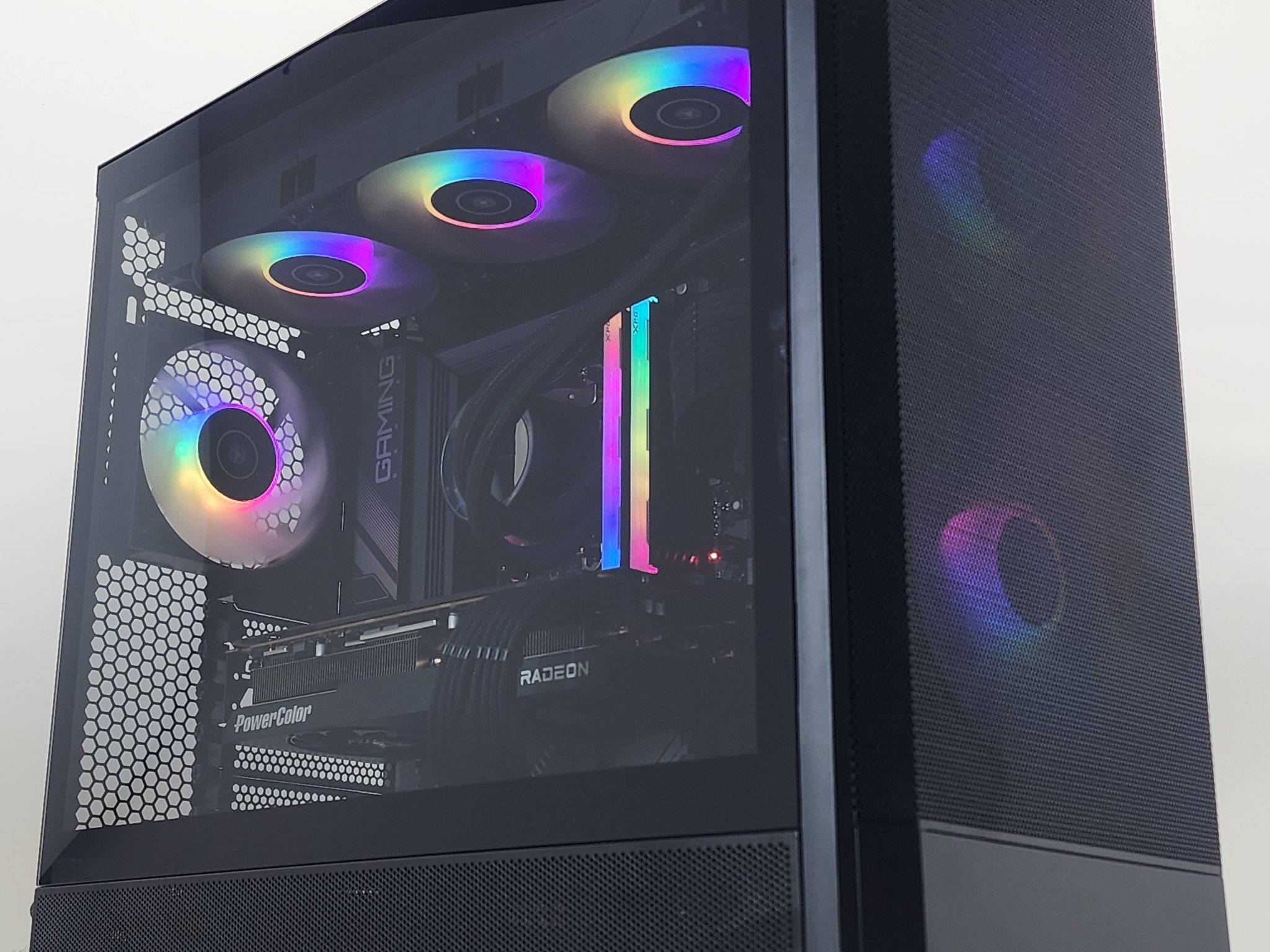 Gaming PC Ryzen 7 7800X3D 32GB RAM 1TB SSD RX 7800 XT 16GB Windows 11 Computer