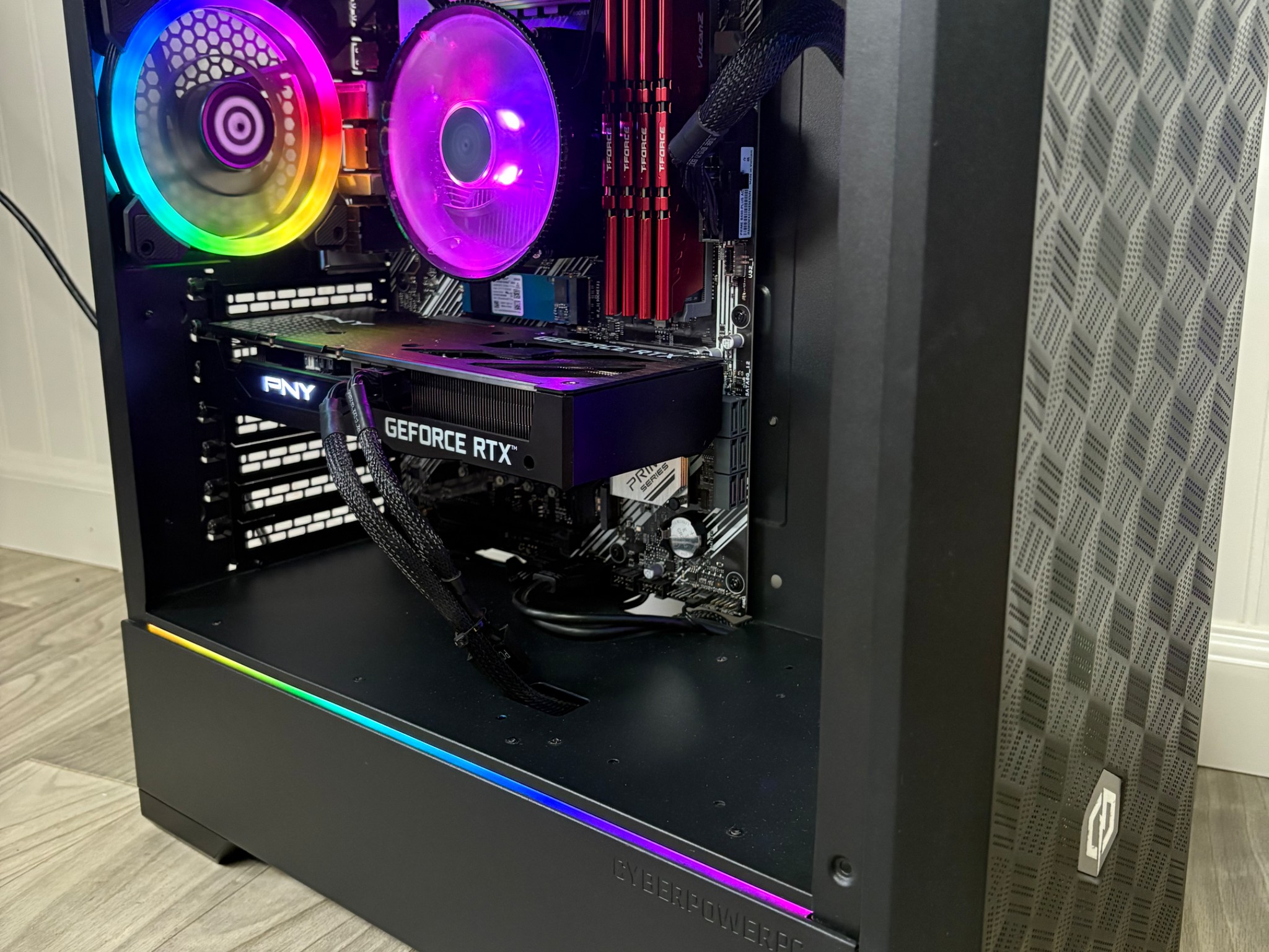 CyberPower Gaming PC 3060 | R5 5500 | 32GB Ram