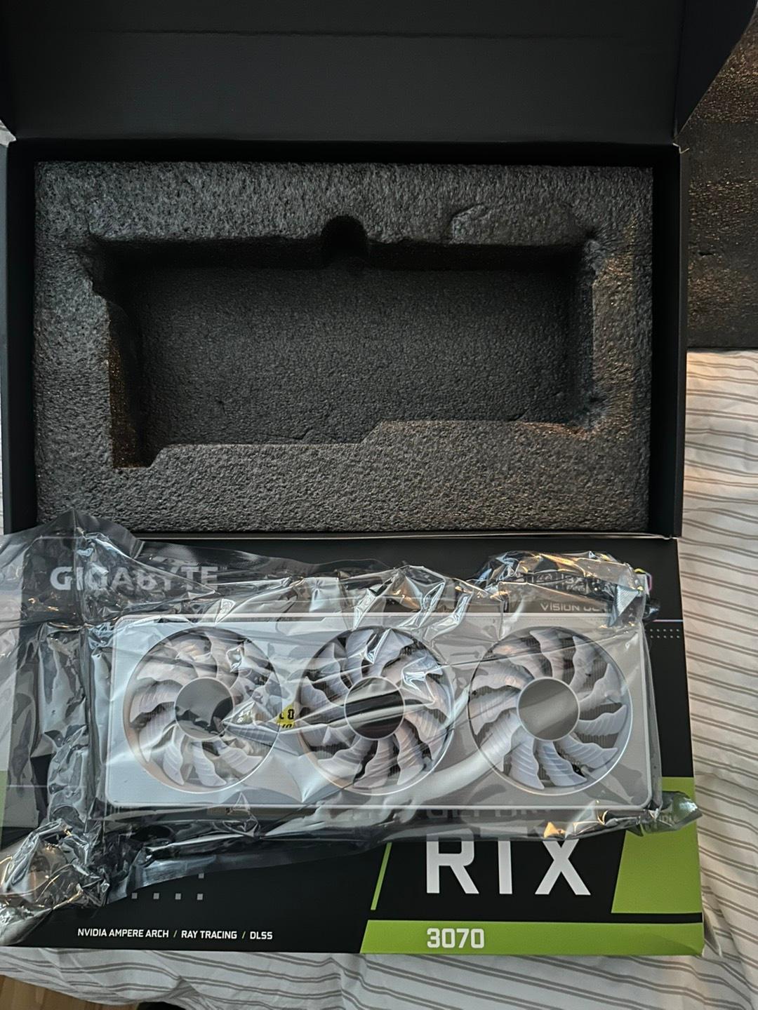GIGABYTE Vision OC GeForce RTX 3070 - Image 2